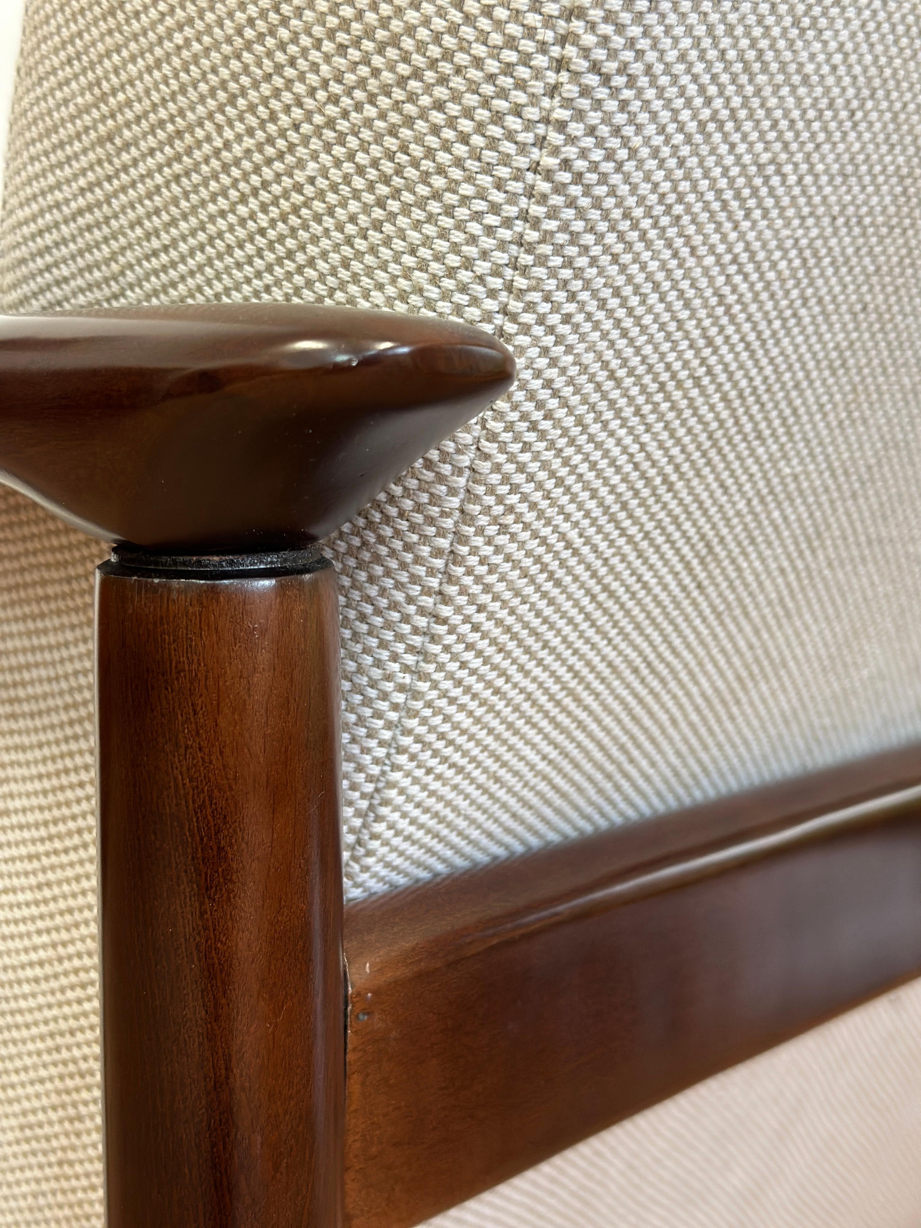 Mid Century Armchair in Beige Linen, by Edmund Homa, 1960s For Sale 3