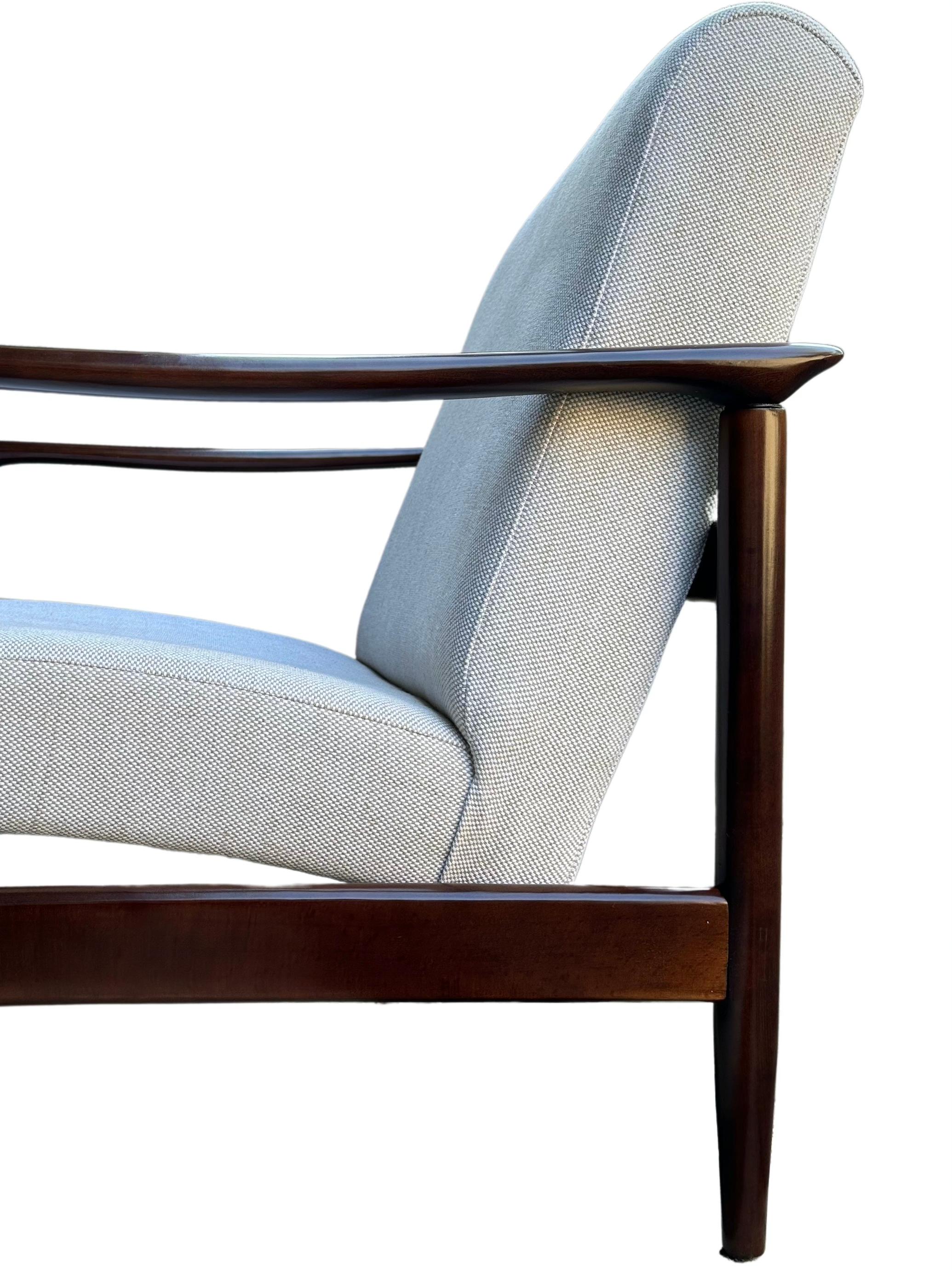 Hand-Crafted Mid Century Armchair in Beige Linen, by Edmund Homa, 1960s For Sale
