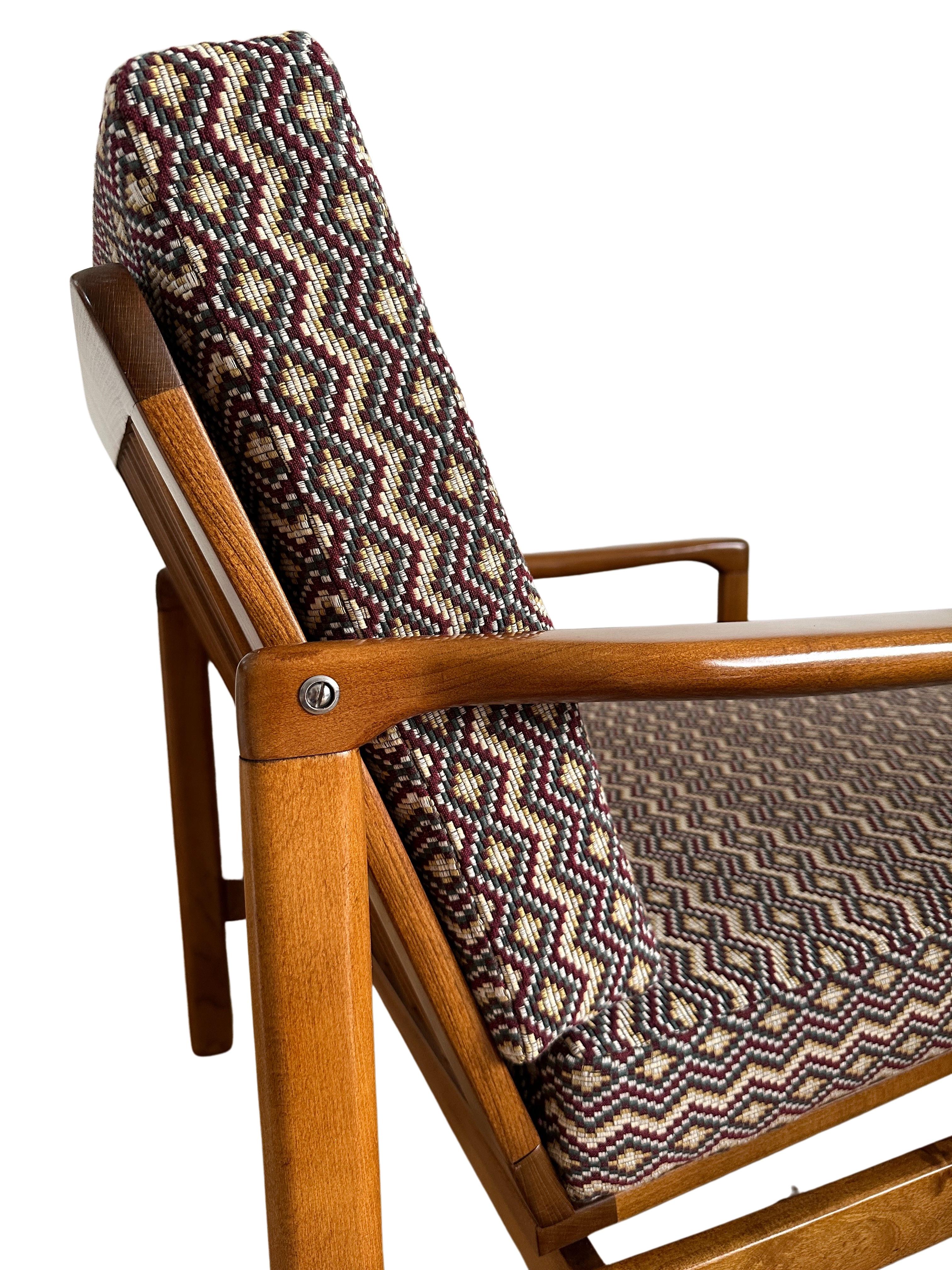 Midcentury Armchair, in Geometric and Ethnic Fabric, Europe, 1960s For Sale 4
