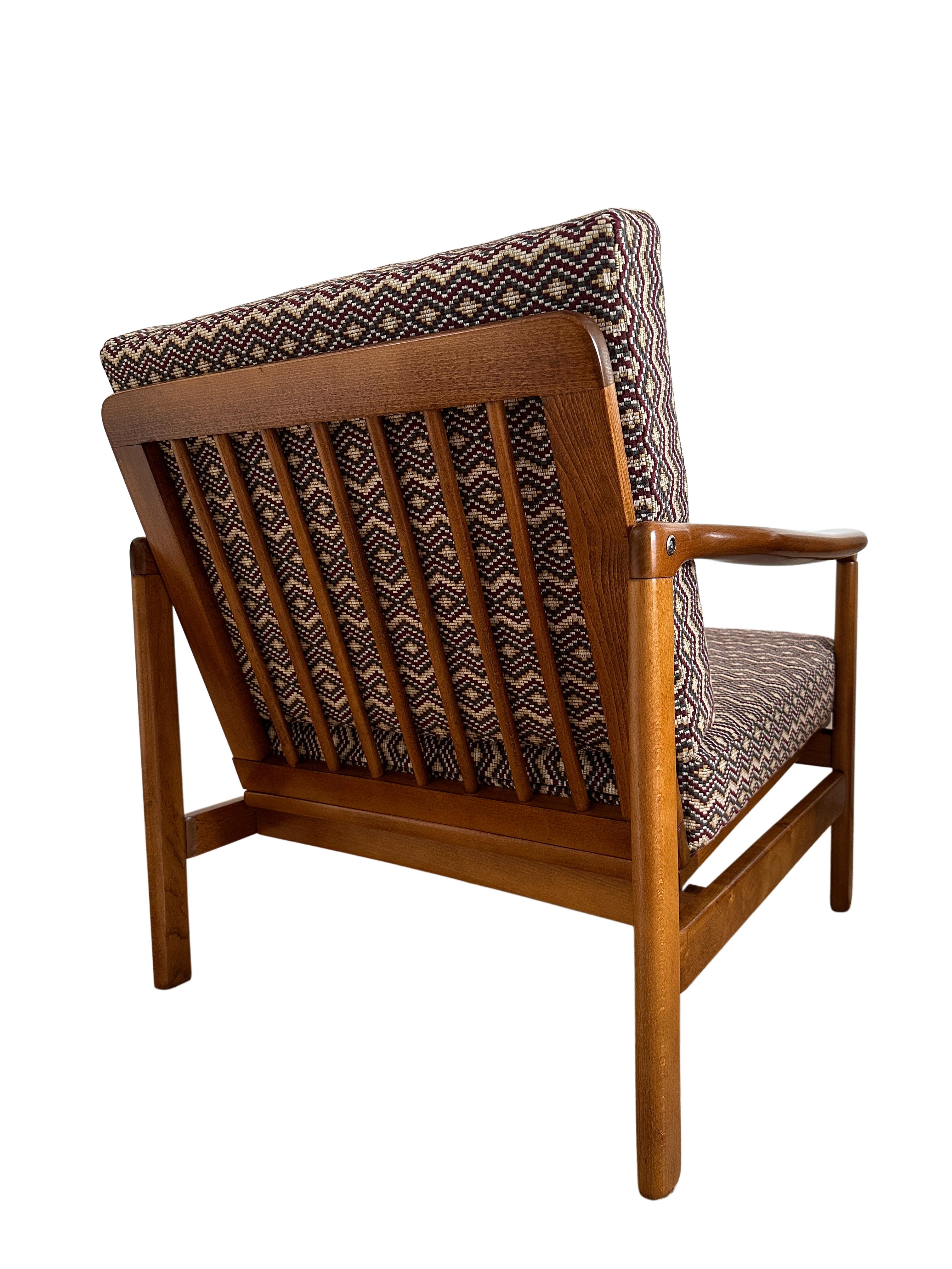 Midcentury Armchair, in Geometric and Ethnic Fabric, Europe, 1960s For Sale 1
