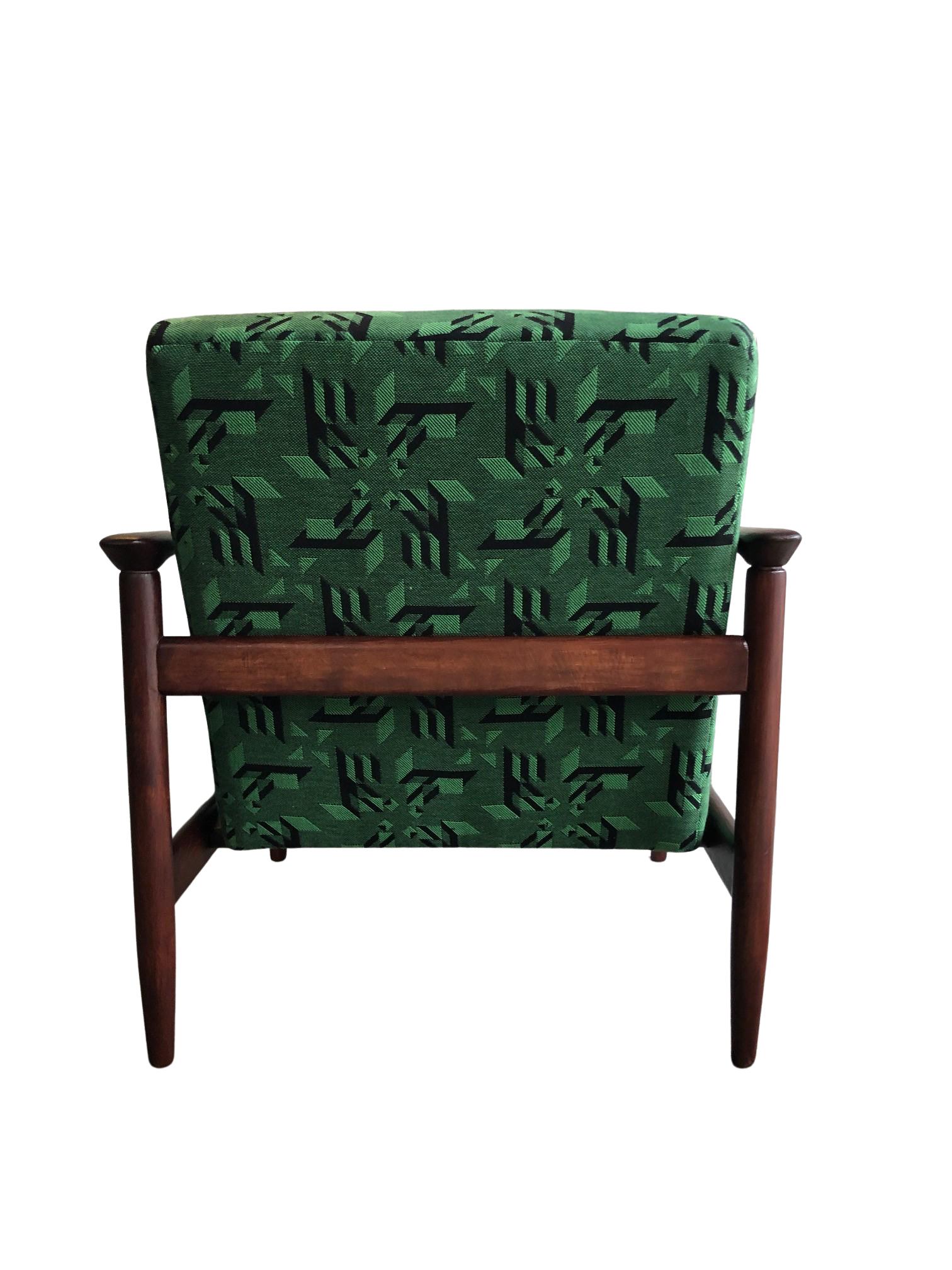 Mid Century Armchair in Green Jacquard, by Edmund Homa, 1960s In Excellent Condition For Sale In WARSZAWA, 14