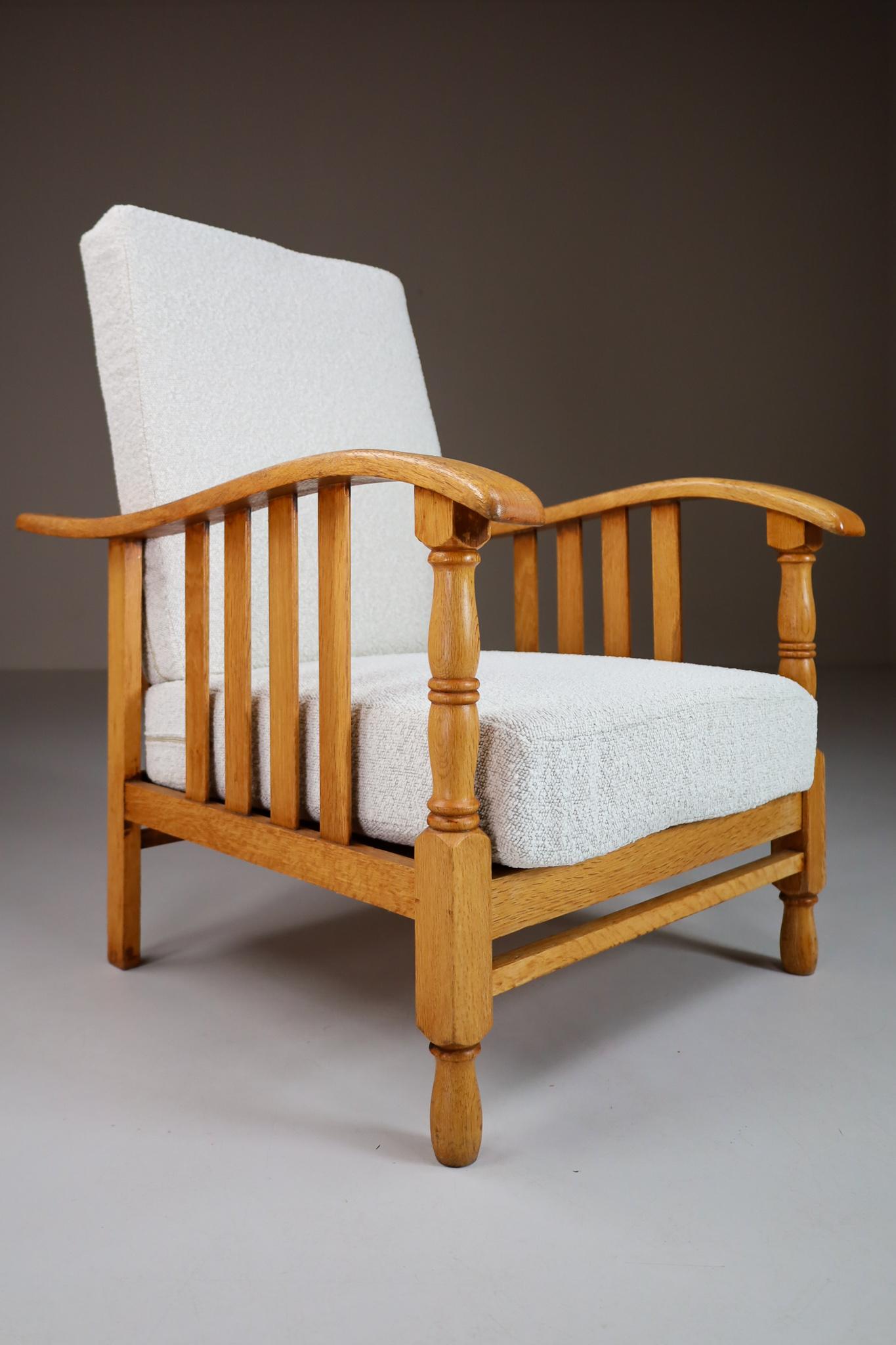 Mid-century Armchair in Oak and Reupholstered Fabric, France 1950s For Sale 1
