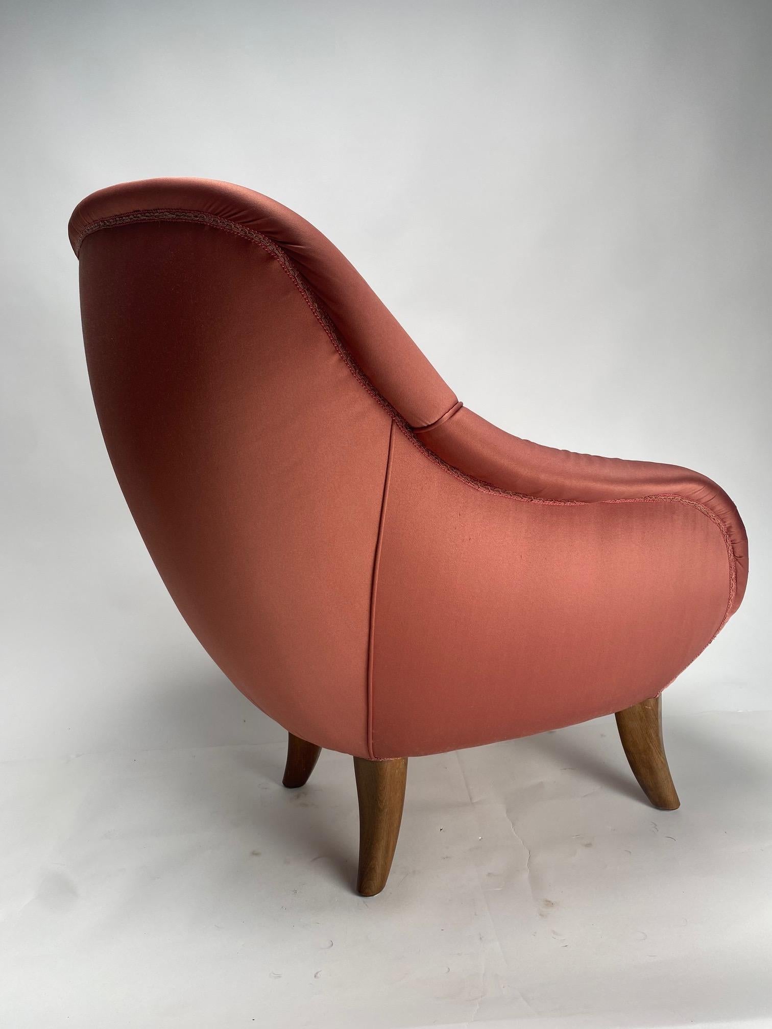 Sillón de mediados de siglo en satén rosa, estilo Gio Ponti, Italia, años 50 en Bueno estado para la venta en Argelato, BO