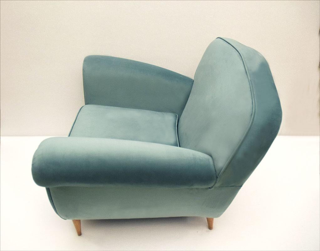 Velvet Mid-century armchair in velvet attr. Ico Parisi, 1950s For Sale