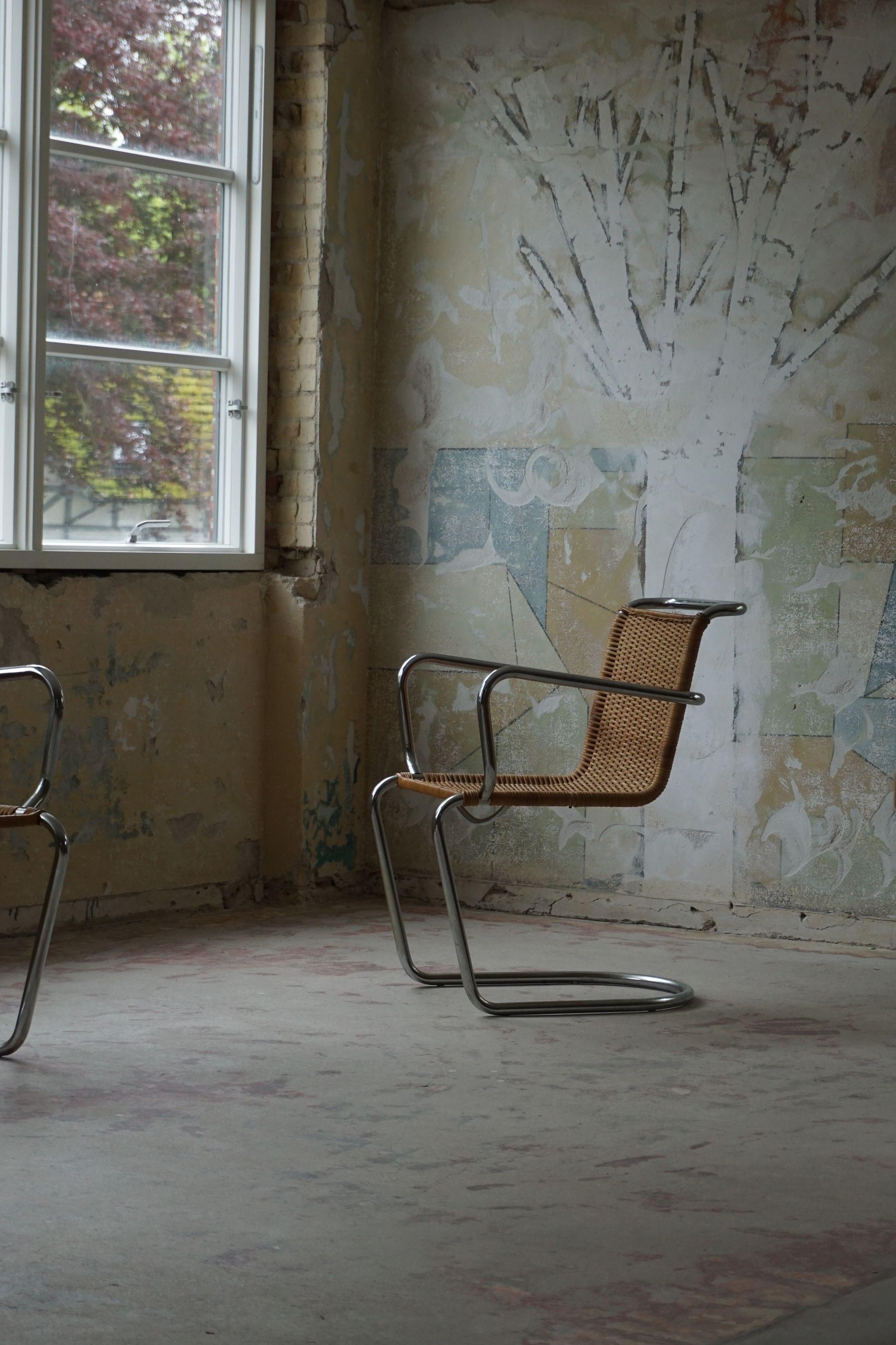 Mid Century Armchair in Wicker and Steel, Bauhaus Style, 1940s In Good Condition In Odense, DK