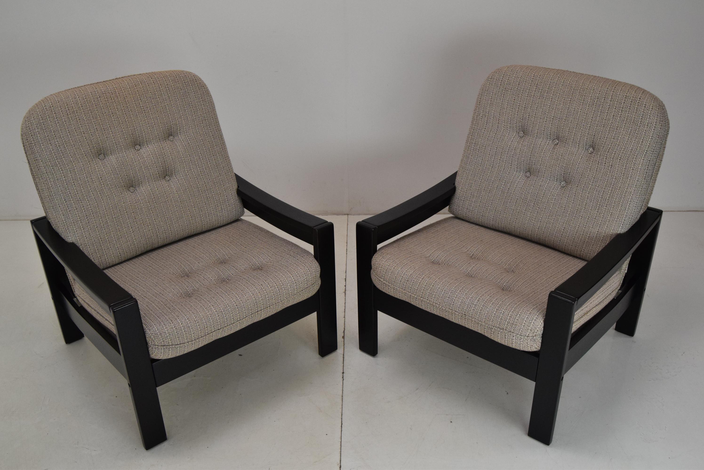 Two pieces in stock
Made in Czechoslovakia
Made of fabric,wood
Measures: Seat height 43cm
Manufacturer Hikor Písek
Good Original condition.