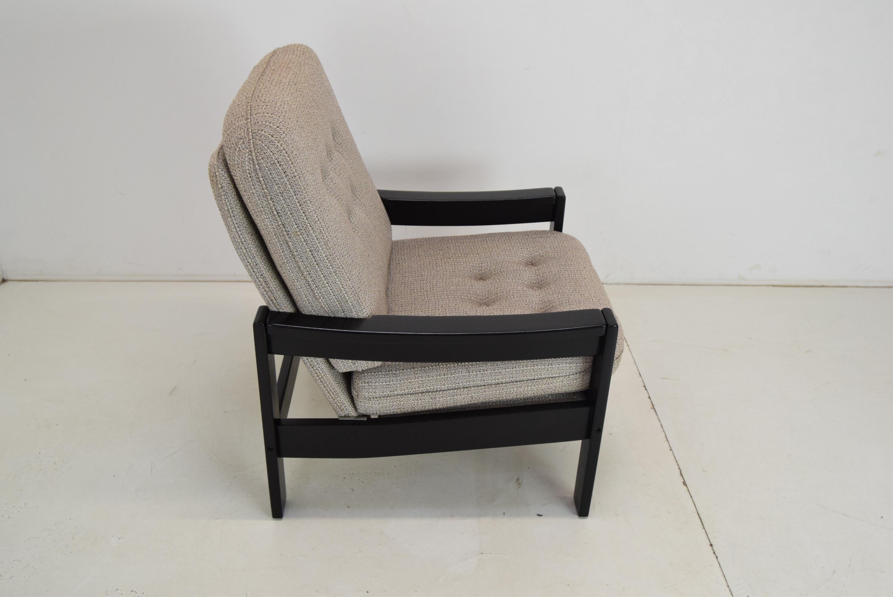  Sessel aus der Mitte des Jahrhunderts/LEDA LUX, 1980er Jahre.  (Stoff) im Angebot