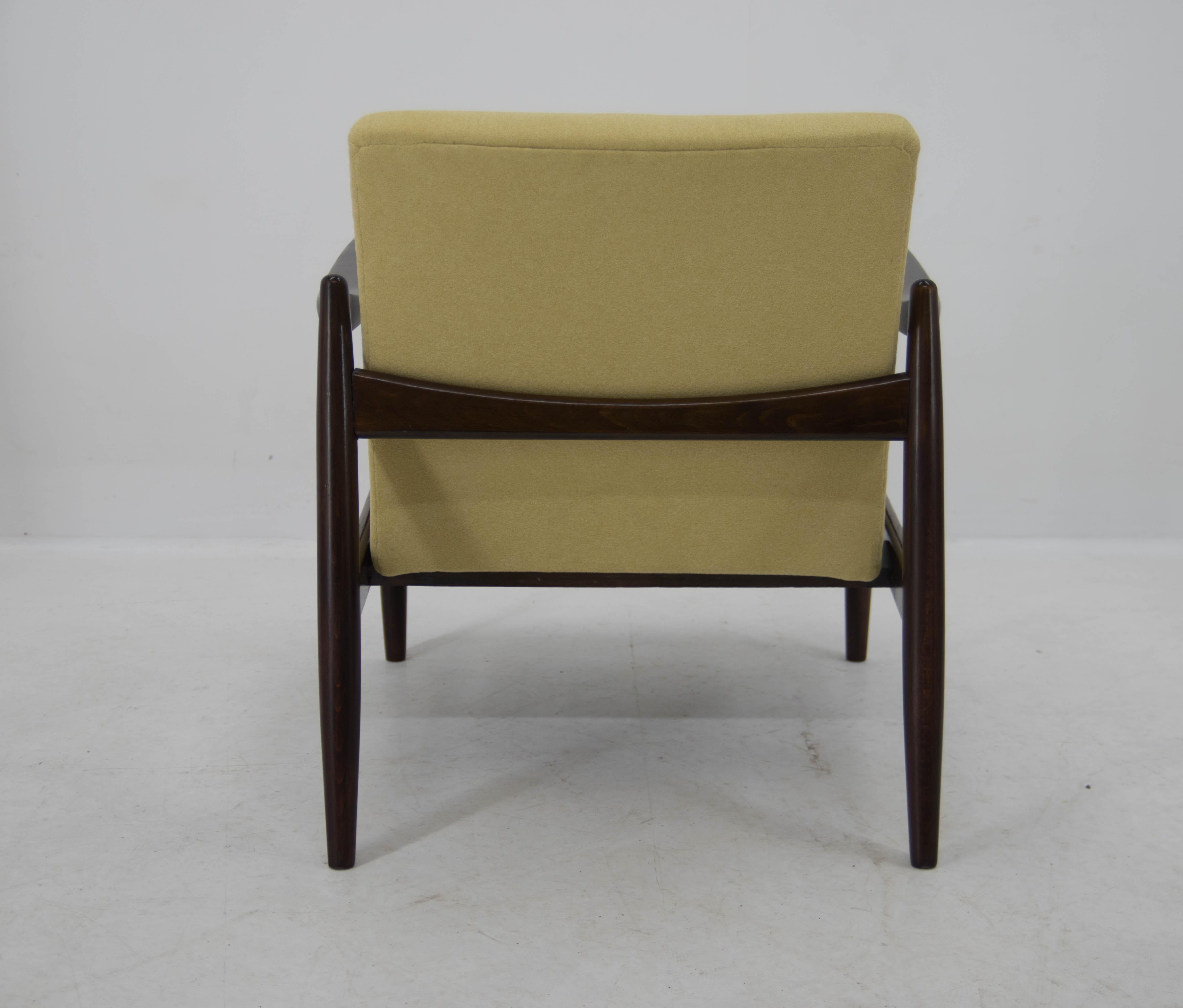 Edmund Homa, 1960er Jahre  Modell GFM 64 Sessel aus Buchenholz, restauriert (Moderne der Mitte des Jahrhunderts) im Angebot