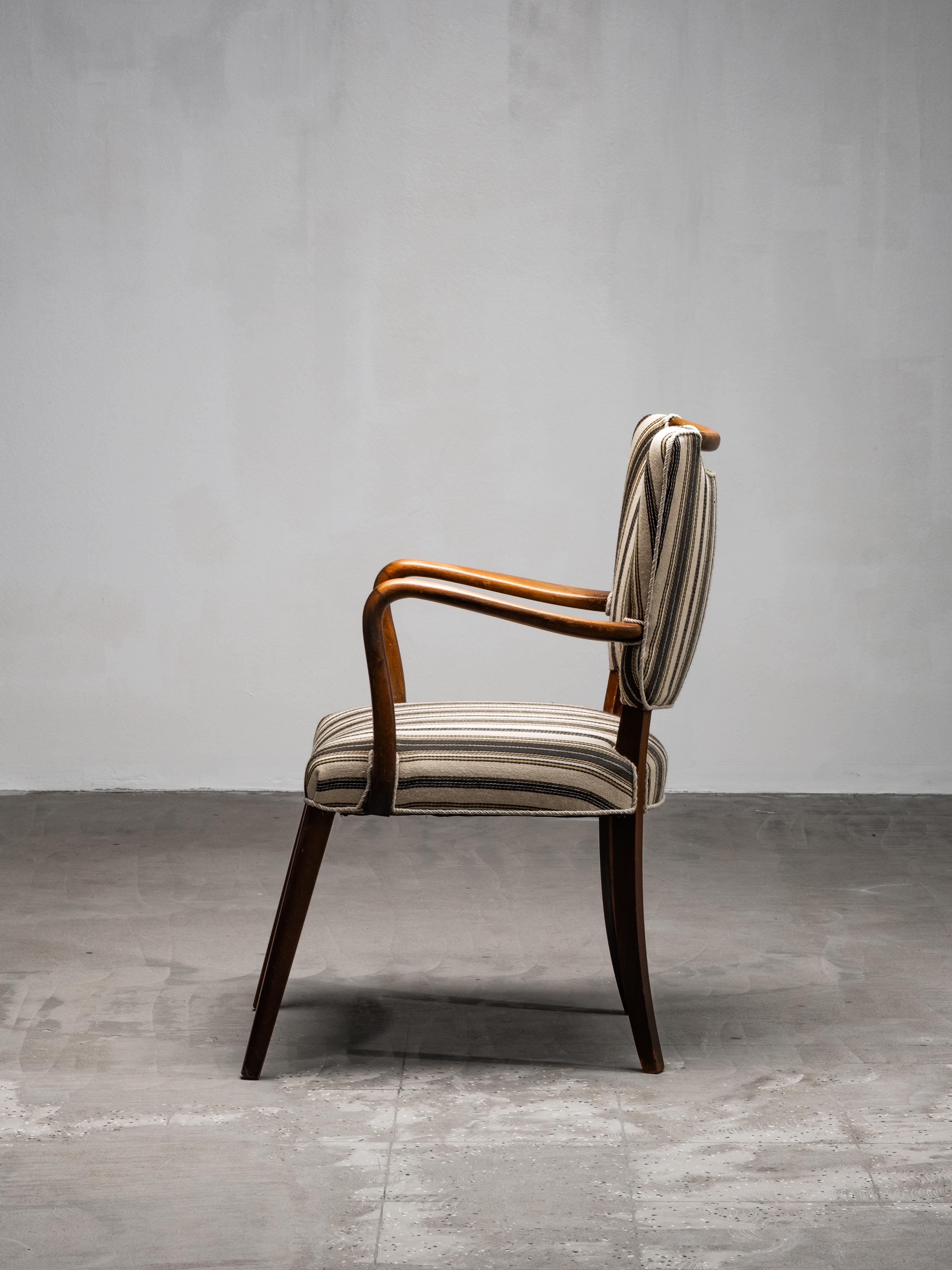 Mid-Century Armchair with Original Striped Wool Upholstery, Danish Designer en vente 2
