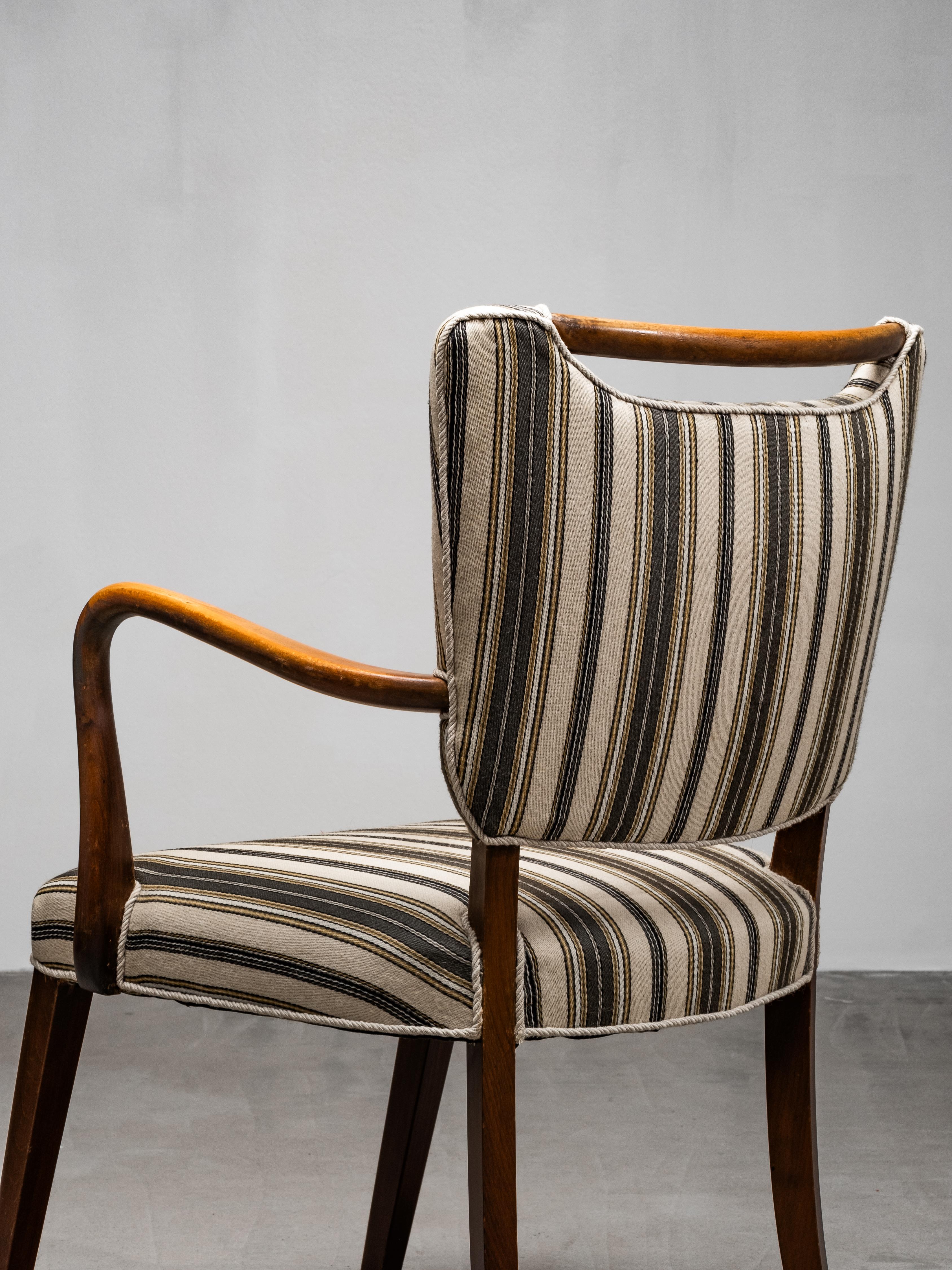 Mid-Century Armchair with Original Striped Wool Upholstery, Danish Designer en vente 9