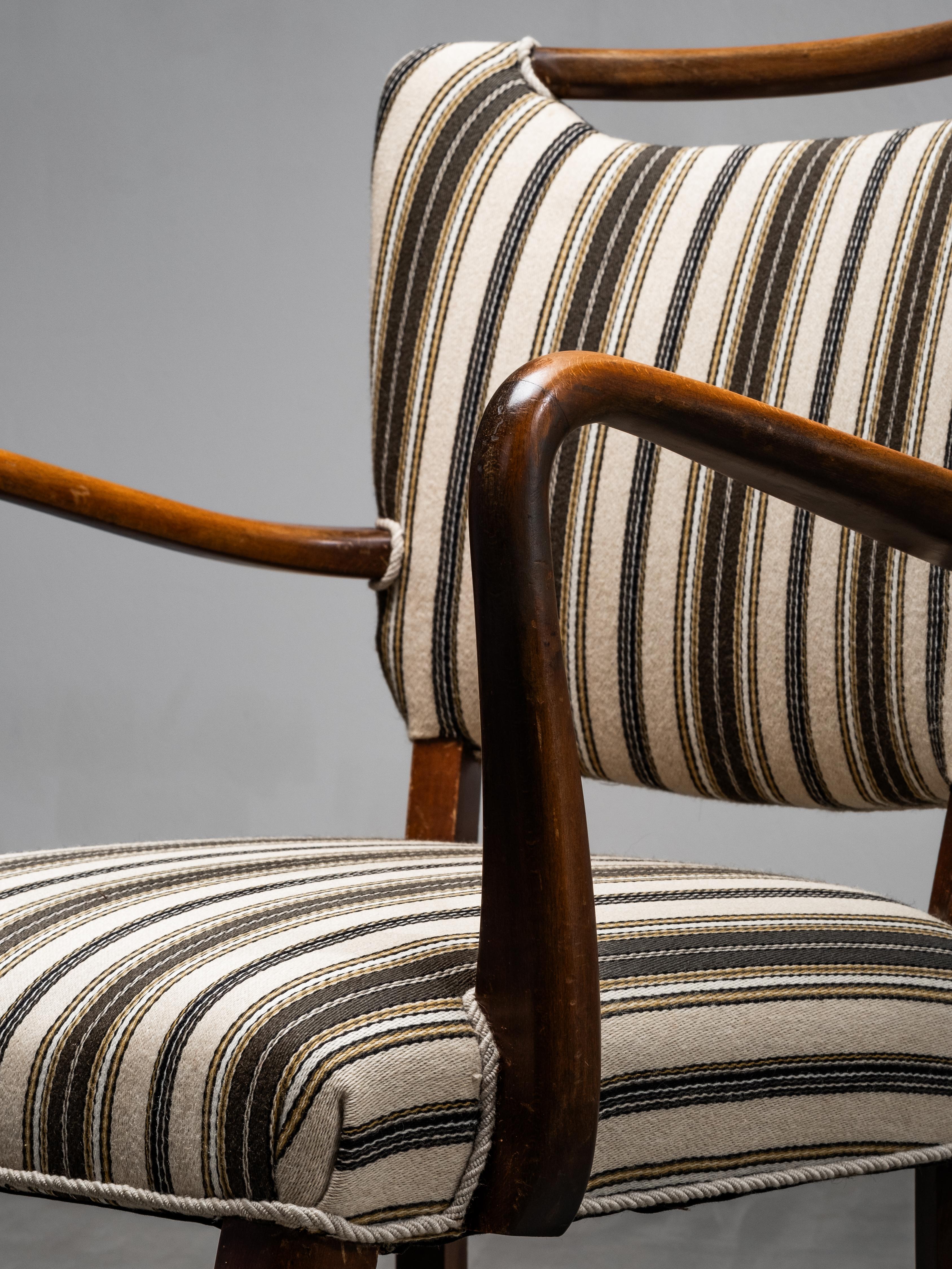 Laine Mid-Century Armchair with Original Striped Wool Upholstery, Danish Designer en vente