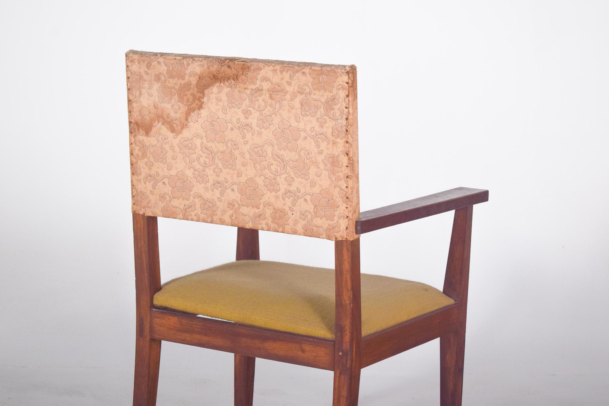 Sillón de mediados de siglo con asiento y respaldo tapizados Madera en venta