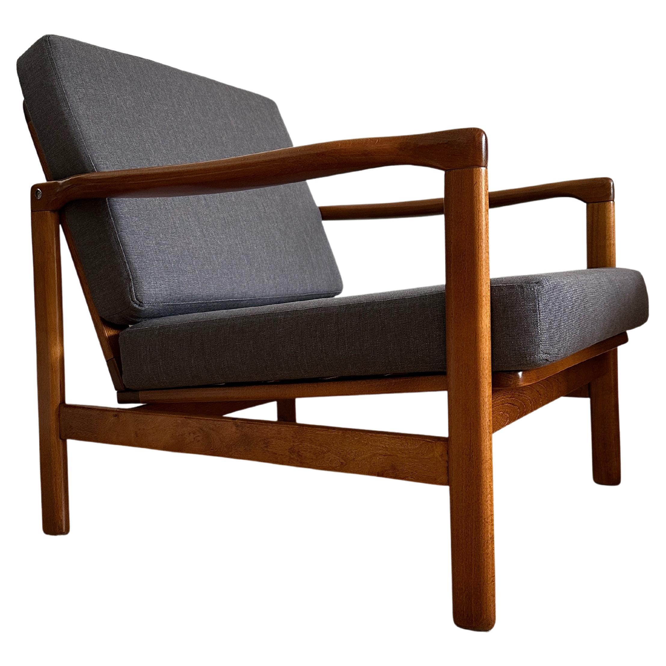 Mid-Century Armchair, Wood and Grey Kvadrat Upholstery, Europe, 1960s For Sale