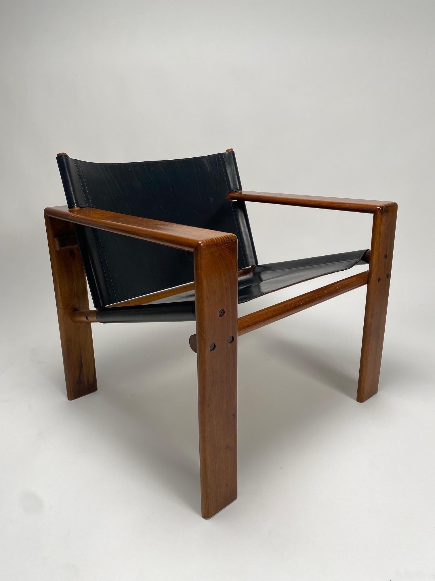 Mid Century Armchairs by Tarcisio Colzani, Wood & Leather, Italy, 1960s For Sale 2