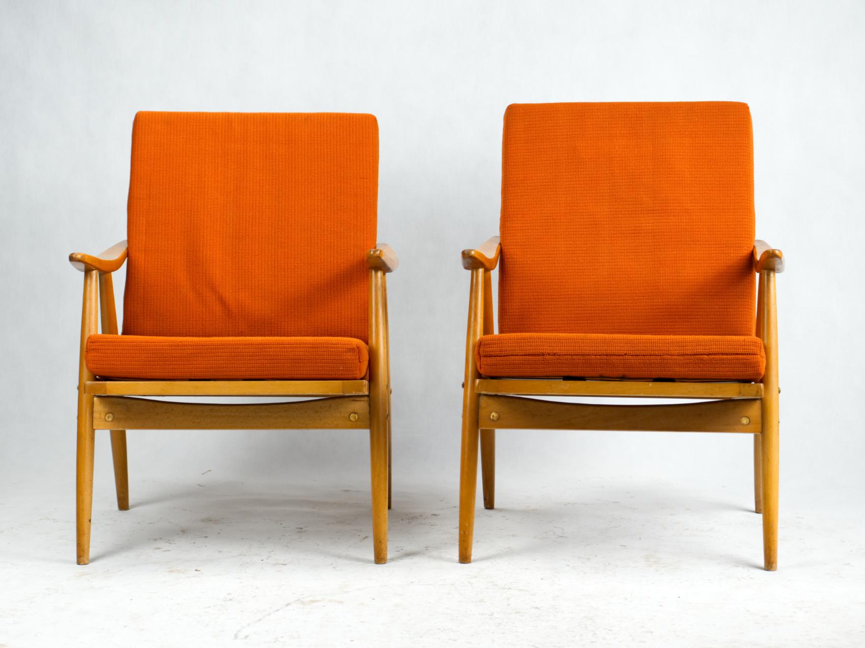 These chairs were produced by the renowned Czechoslovakian manufacturer TON in the 1960s.
Chairs were clearly inspired by Scandinavian aesthetics. The slick, organic shaped armrest with precise details are the main design feature.