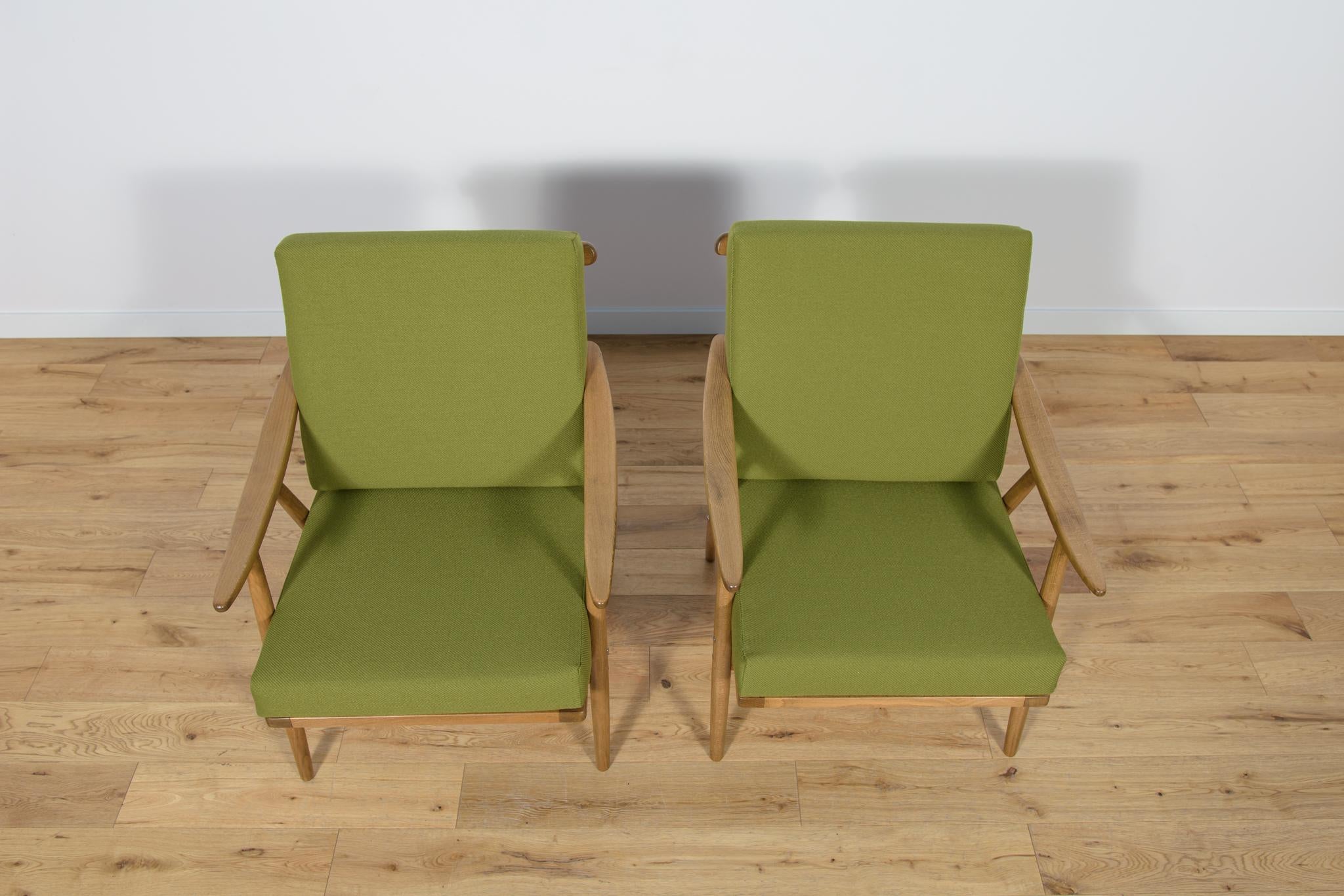 Mid-Century Modern Mid-Century Armchairs from Ton, 1960s, Set of 2 For Sale