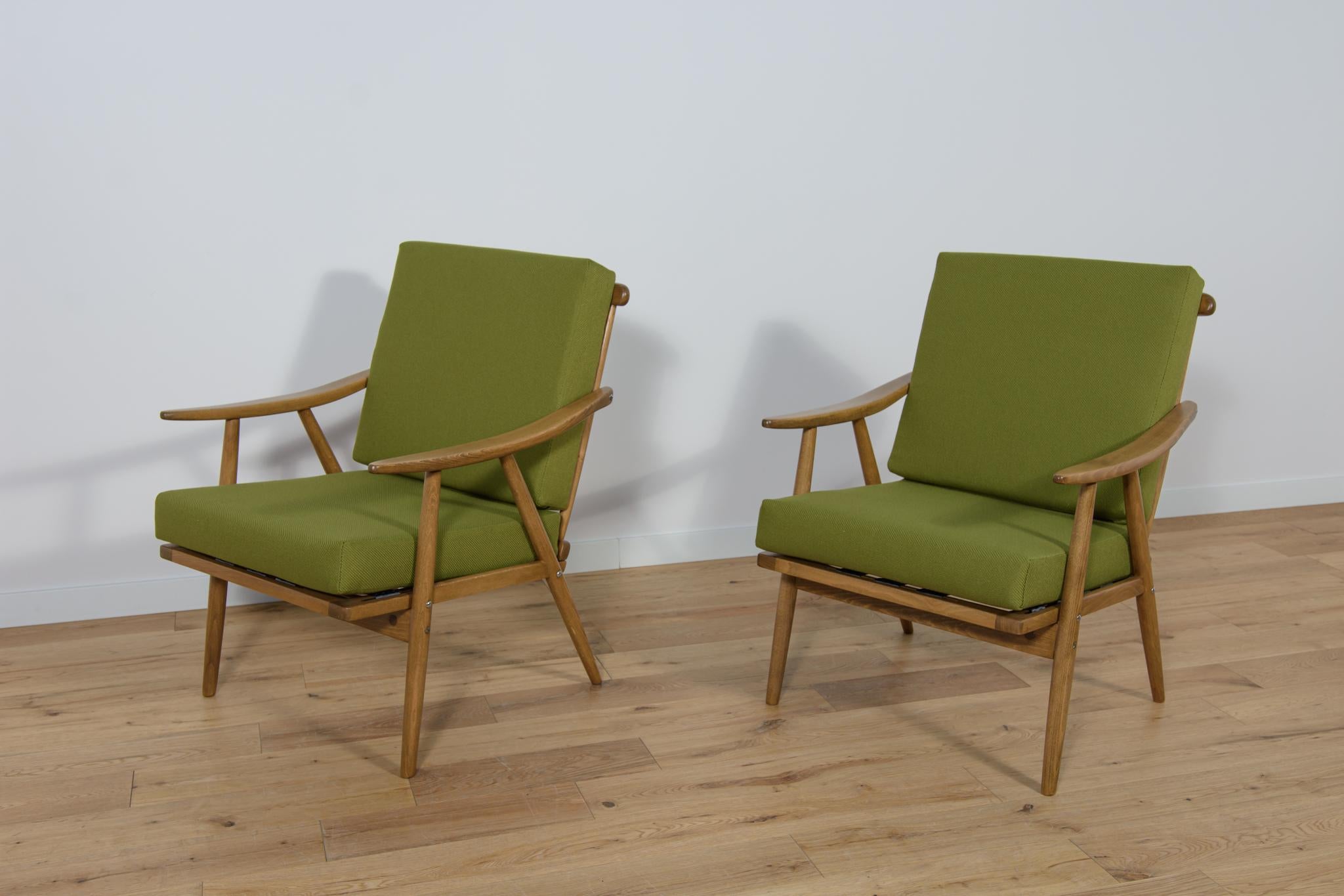 Mid-Century Armchairs from Ton, 1960s, Set of 2 In Excellent Condition For Sale In GNIEZNO, 30
