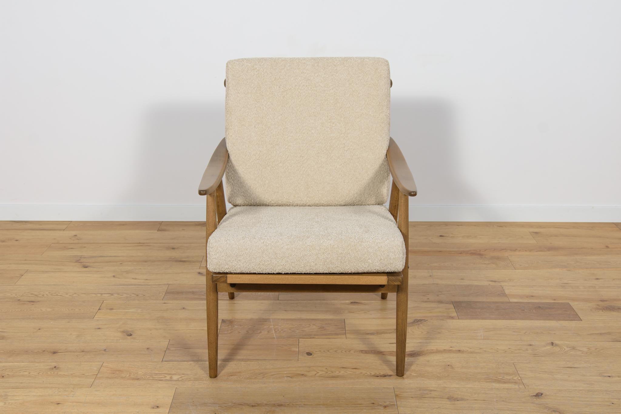 Mid-Century Armchairs from Ton, 1960s, Set of 2 For Sale 1