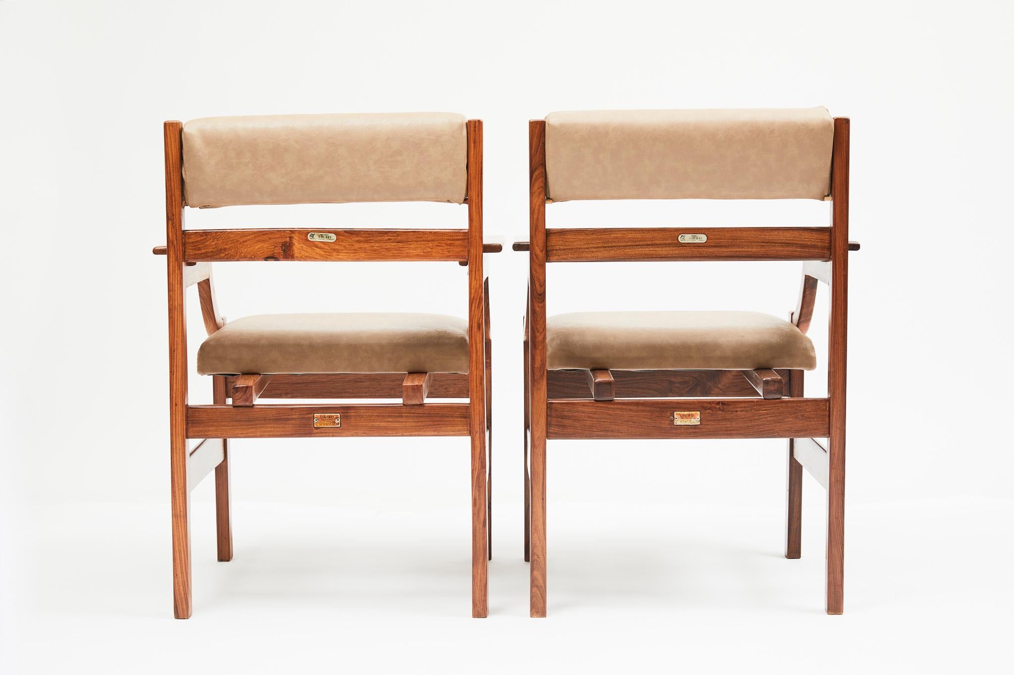 20th Century Mid-Century Modern Armchair Set in Hardwood & Brown Leather, 1960, Brazil Plaque For Sale