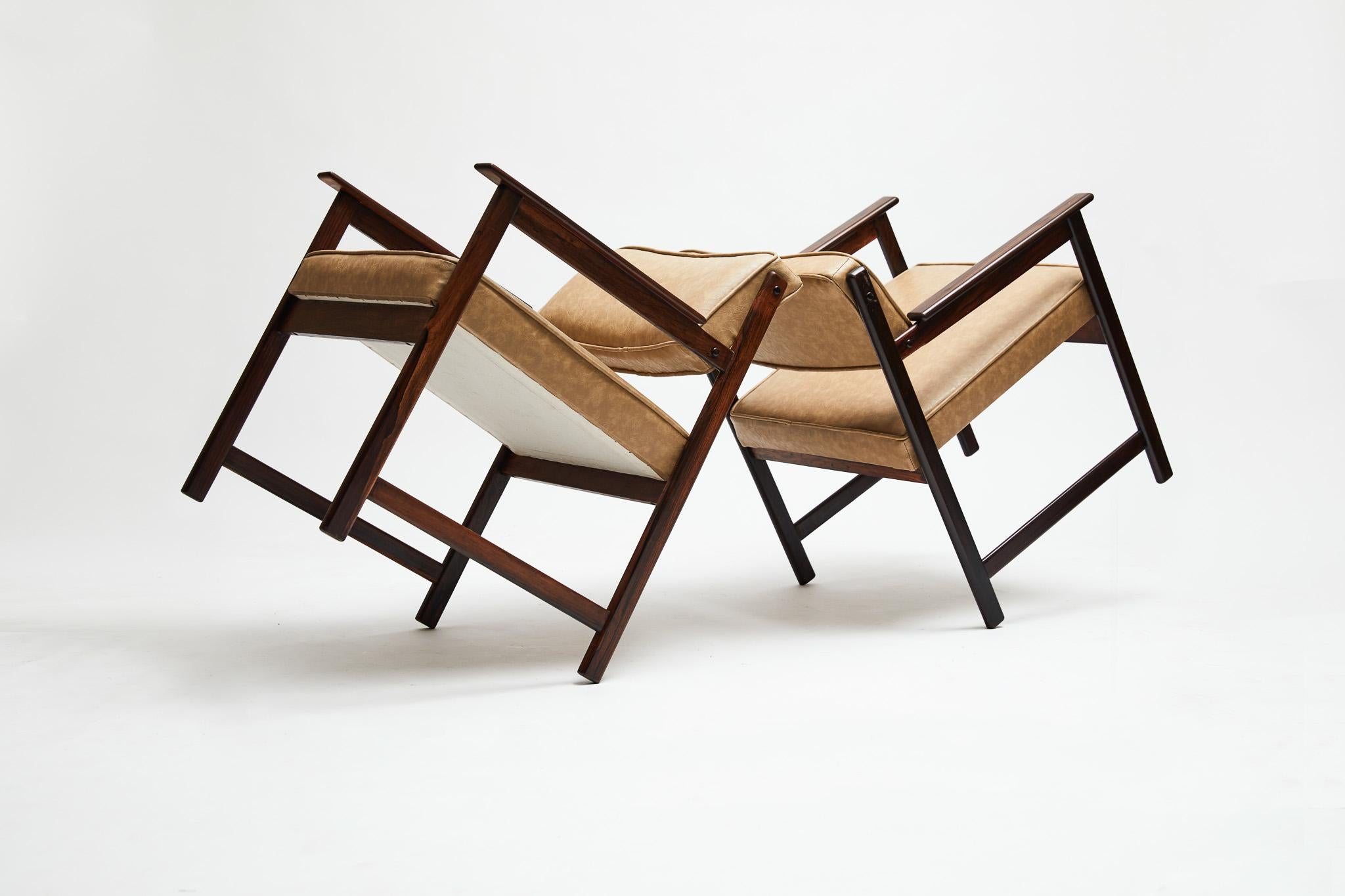 20th Century Midcentury Modern Armchairs in Hardwood & Beige Leather by Jorge Jabour, Brazil