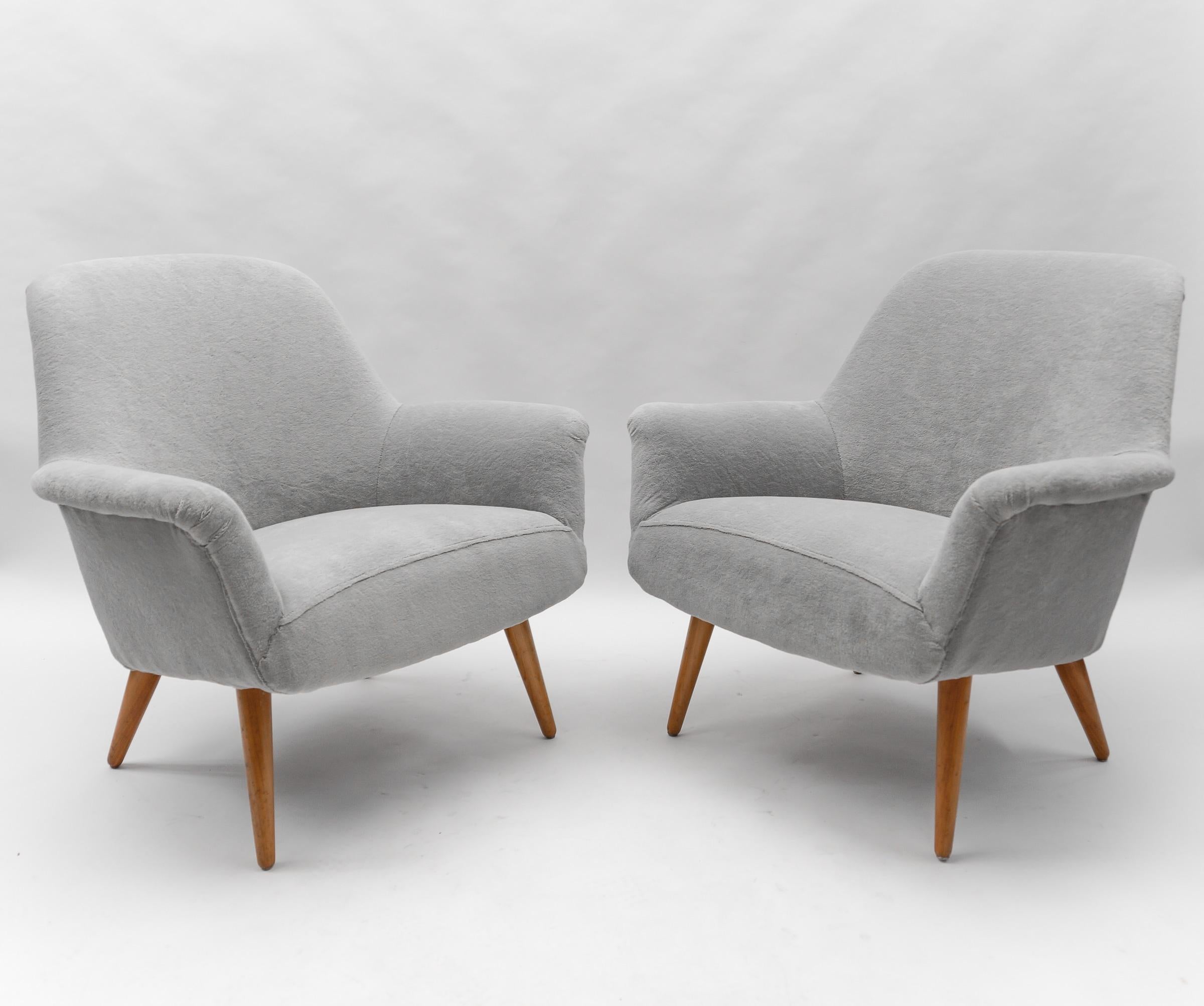  Mid-Century Armchairs in Teddy Fabric, 1950s, Set of 2 For Sale 12