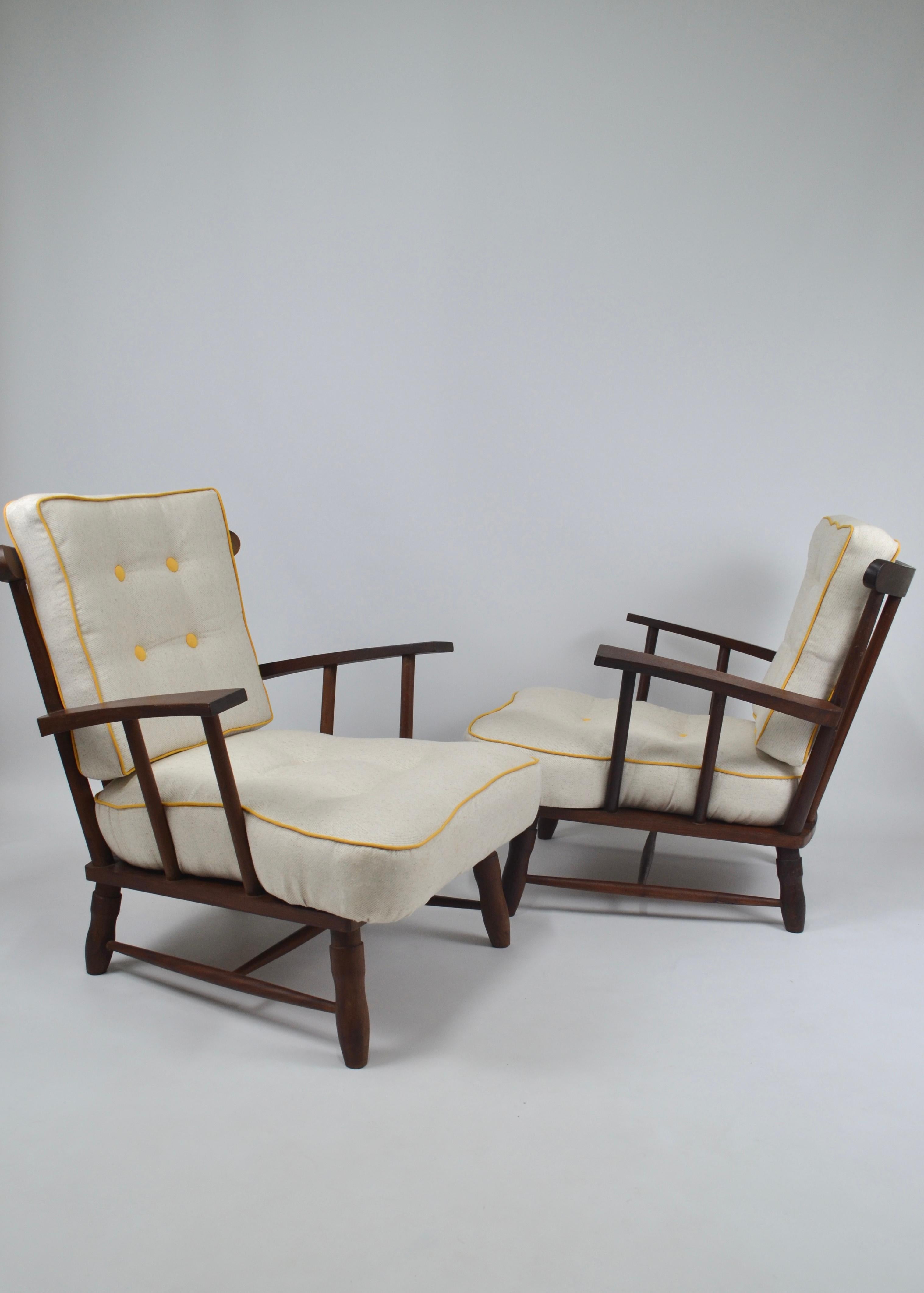 Set of 2 mid century armchairs
Fully reupholstered.
Very confortable and elegant !