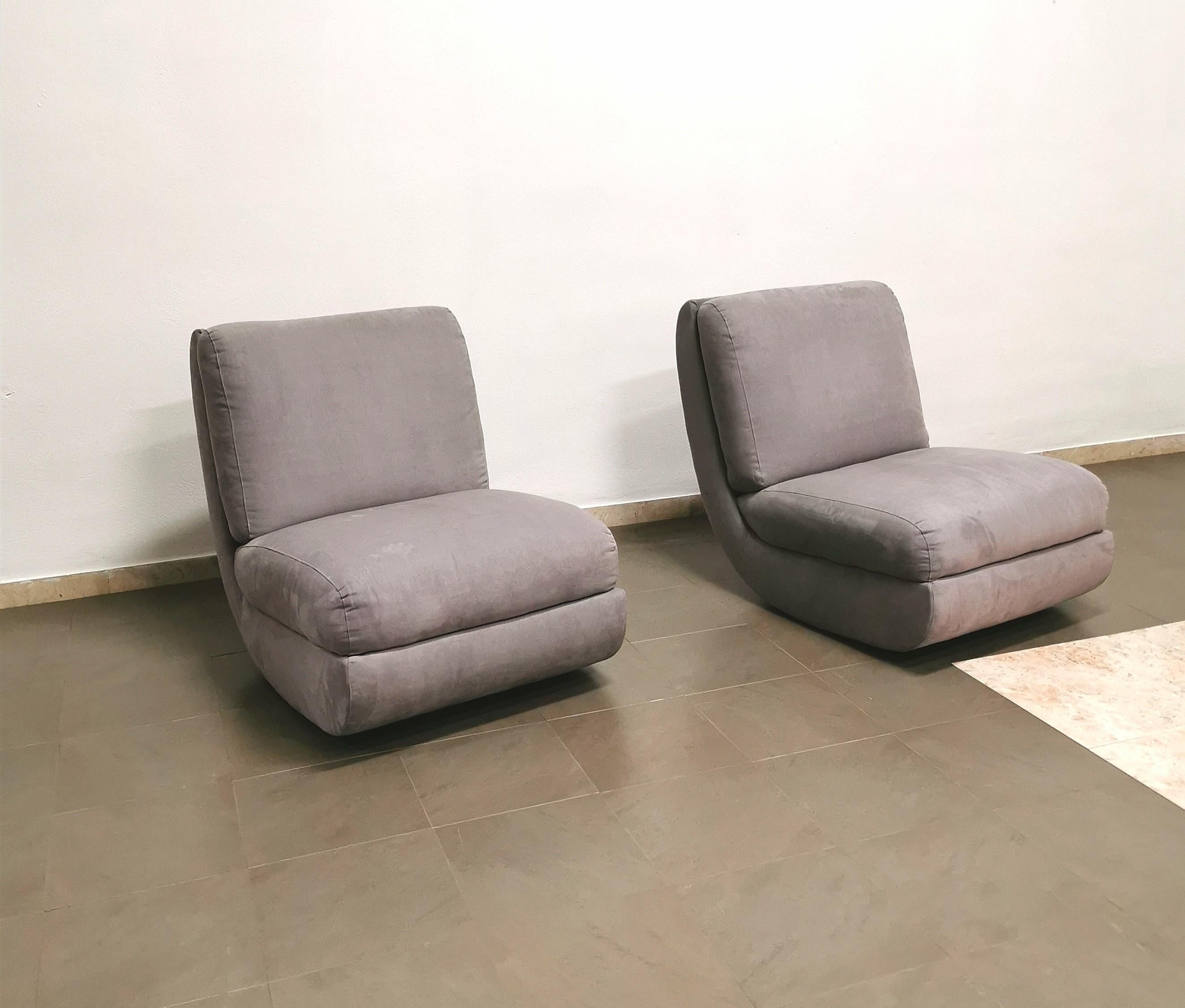 Mid Century Armchairs Velvet Smooth Grey Curved Plastic Italy 1970s Set of 2 In Good Condition In Palermo, IT