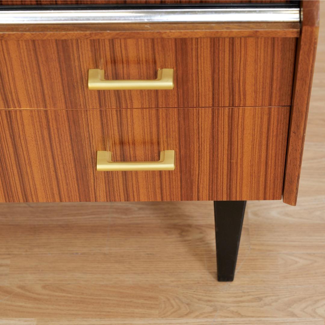 Mid Century Armoire von Limelight Furniture im Angebot 4