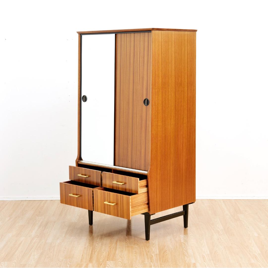 Mid Century Armoire von Limelight Furniture (Glas) im Angebot