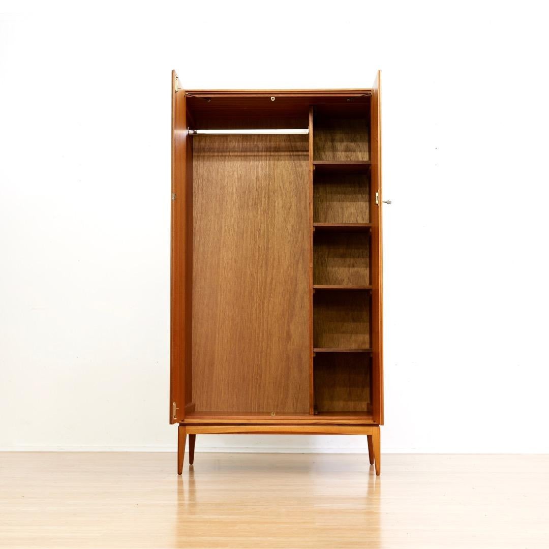 Mid-Century moderno Armoire di metà secolo di McIntosh of Kirkcaldy