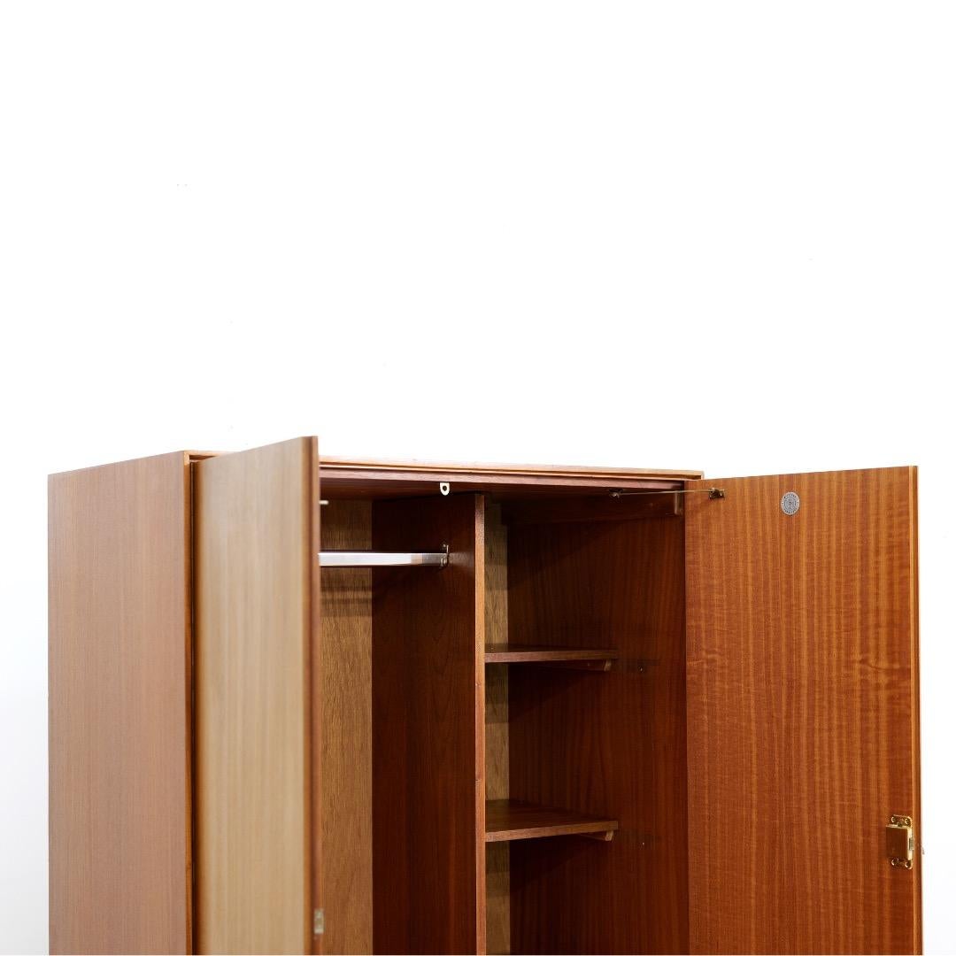 Britannico Armoire di metà secolo di McIntosh of Kirkcaldy