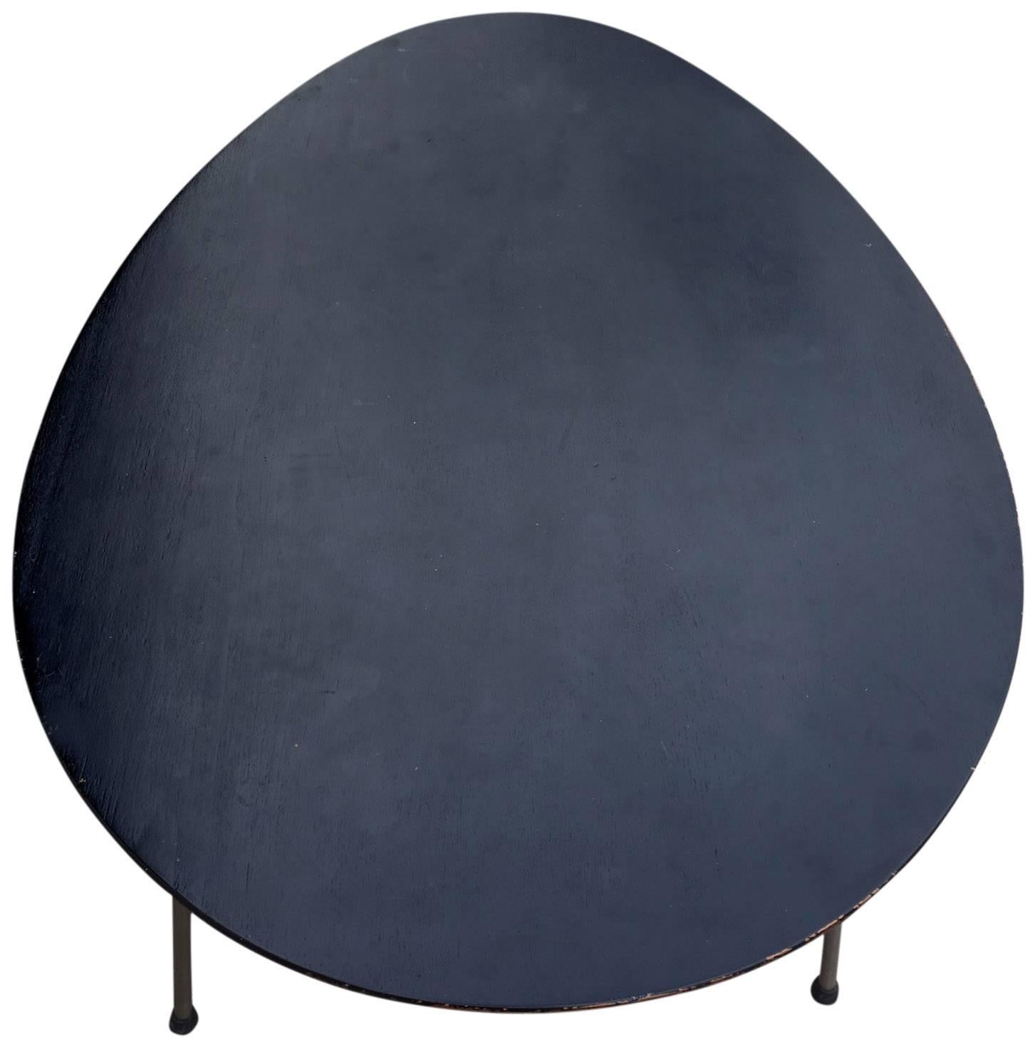 Ensemble table œuf et chaise fourmis d'Arne Jacobsen du milieu du siècle dernier en vente 2