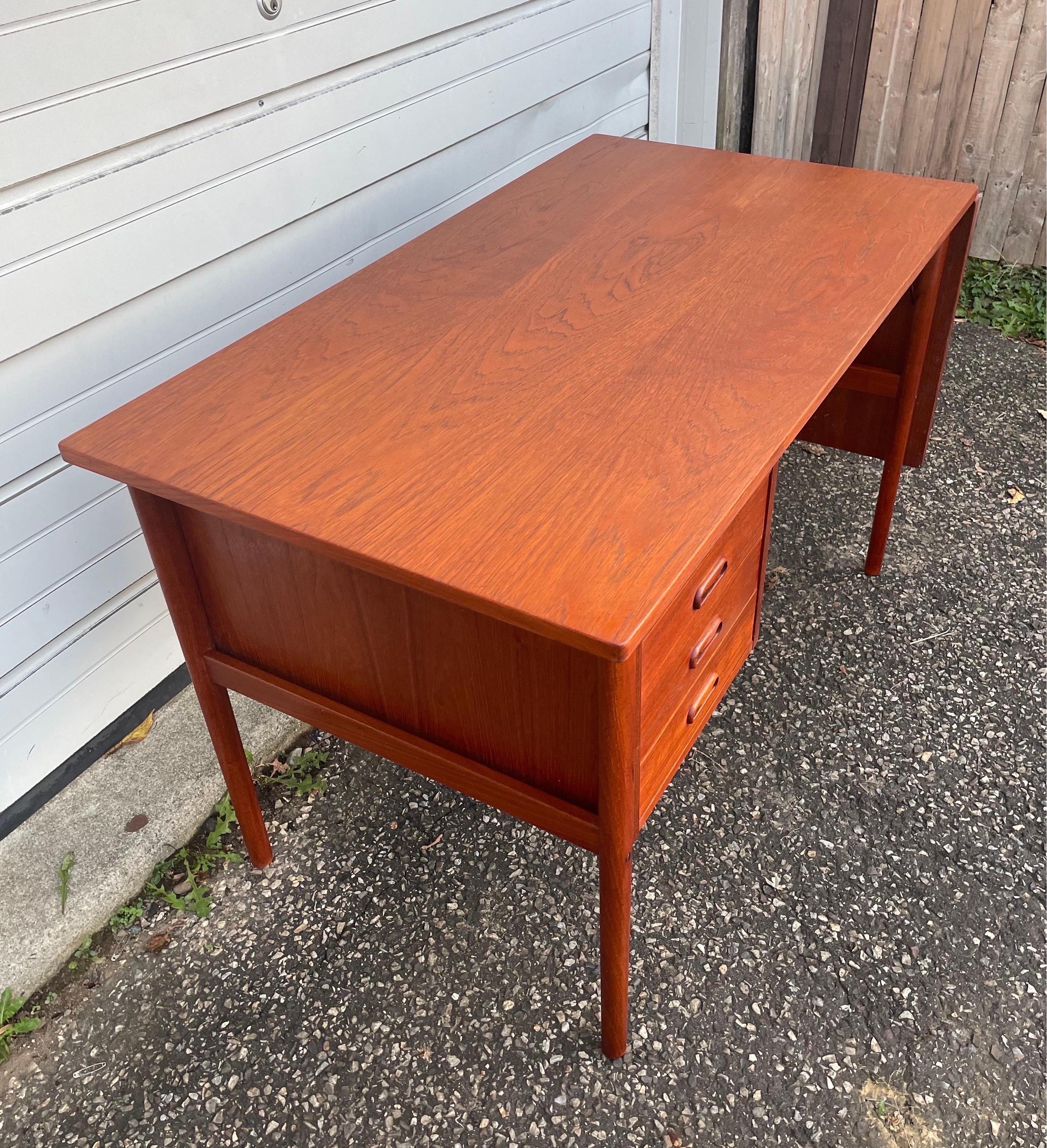 Mid Century Arne Vodder Style Danish Modern Teak Drop Leaf Desk For Sale 1