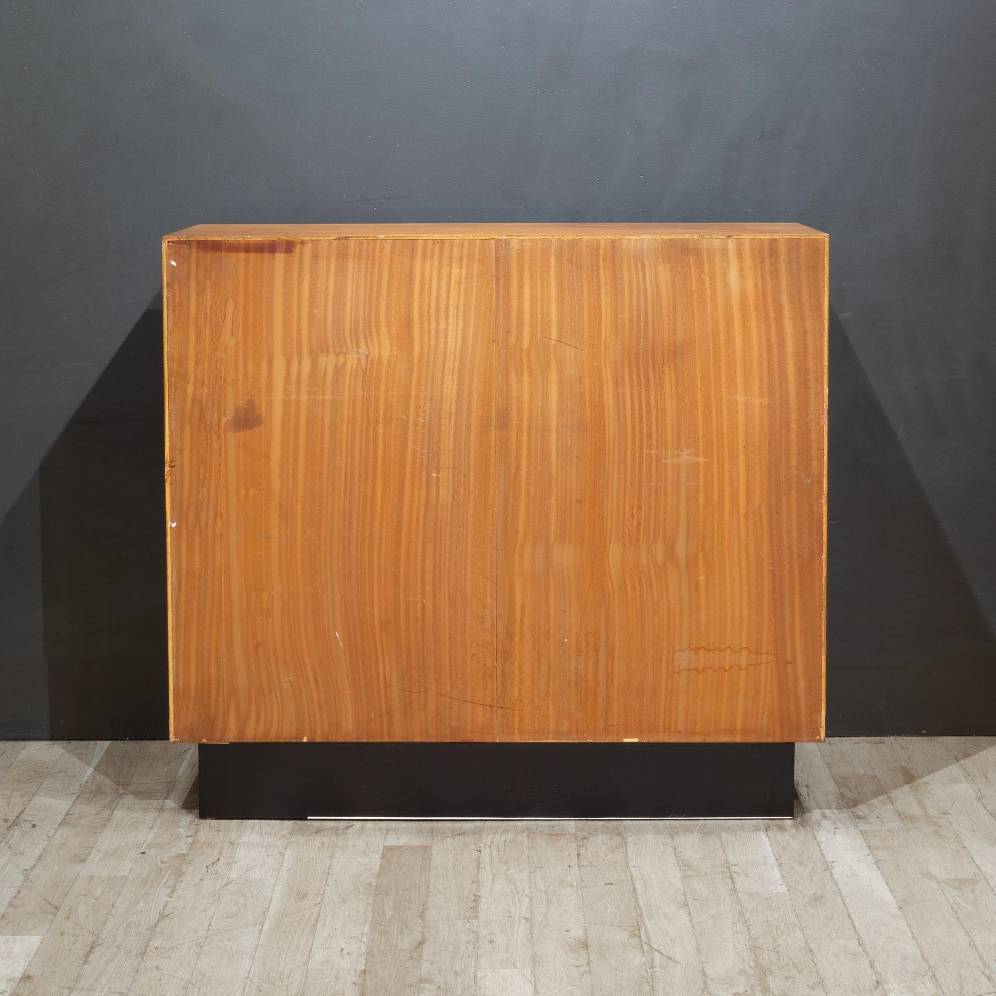 Grand coffre ou commode Arne Wahl Iversen du milieu du siècle, c.1960 en vente 8