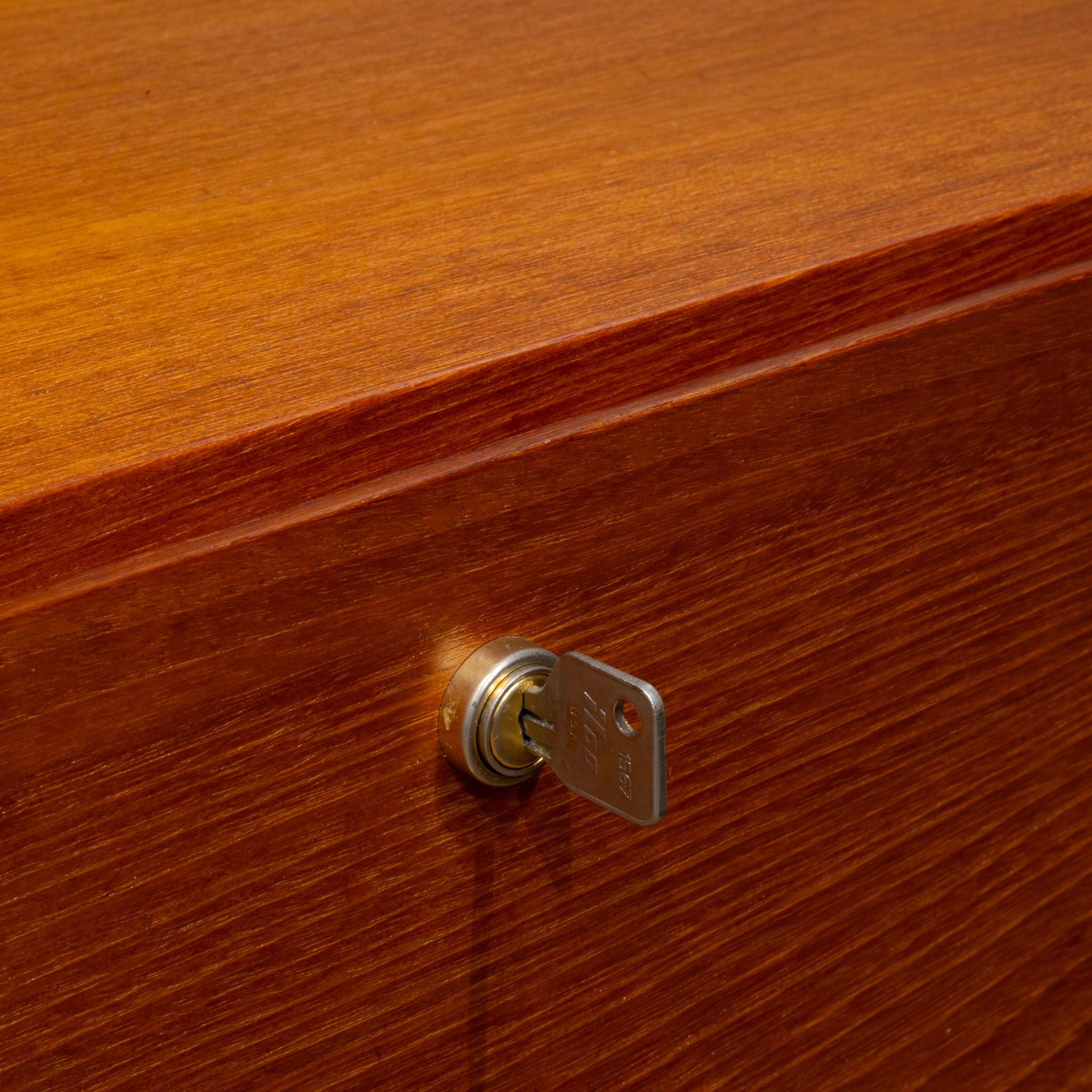 Mid-century Arne Wahl Iversen Teak Desk c.1970 For Sale 4