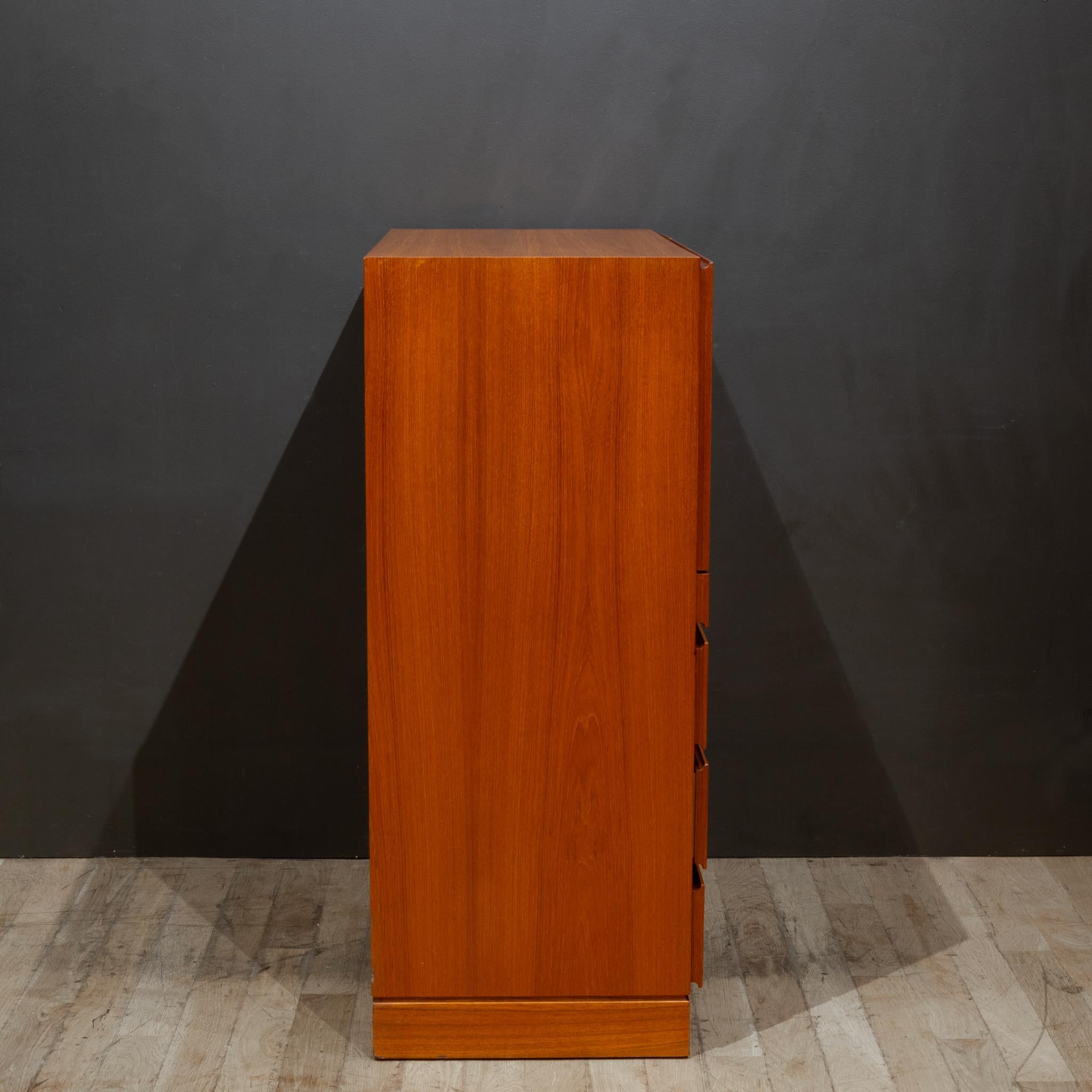 Mid-century Arne Wahl Iversen Teak Desk c.1970 For Sale 8