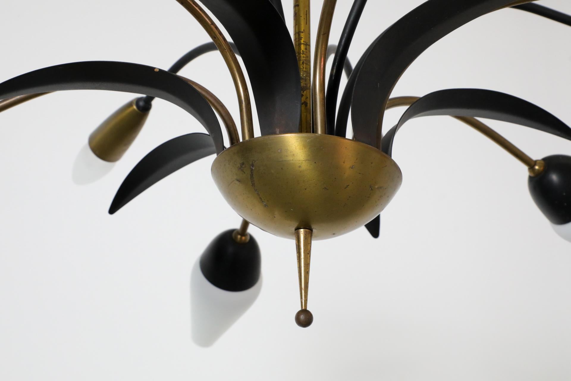 Lampadario a più bracci in ottone in stile Arredoluce di metà secolo in vendita 8