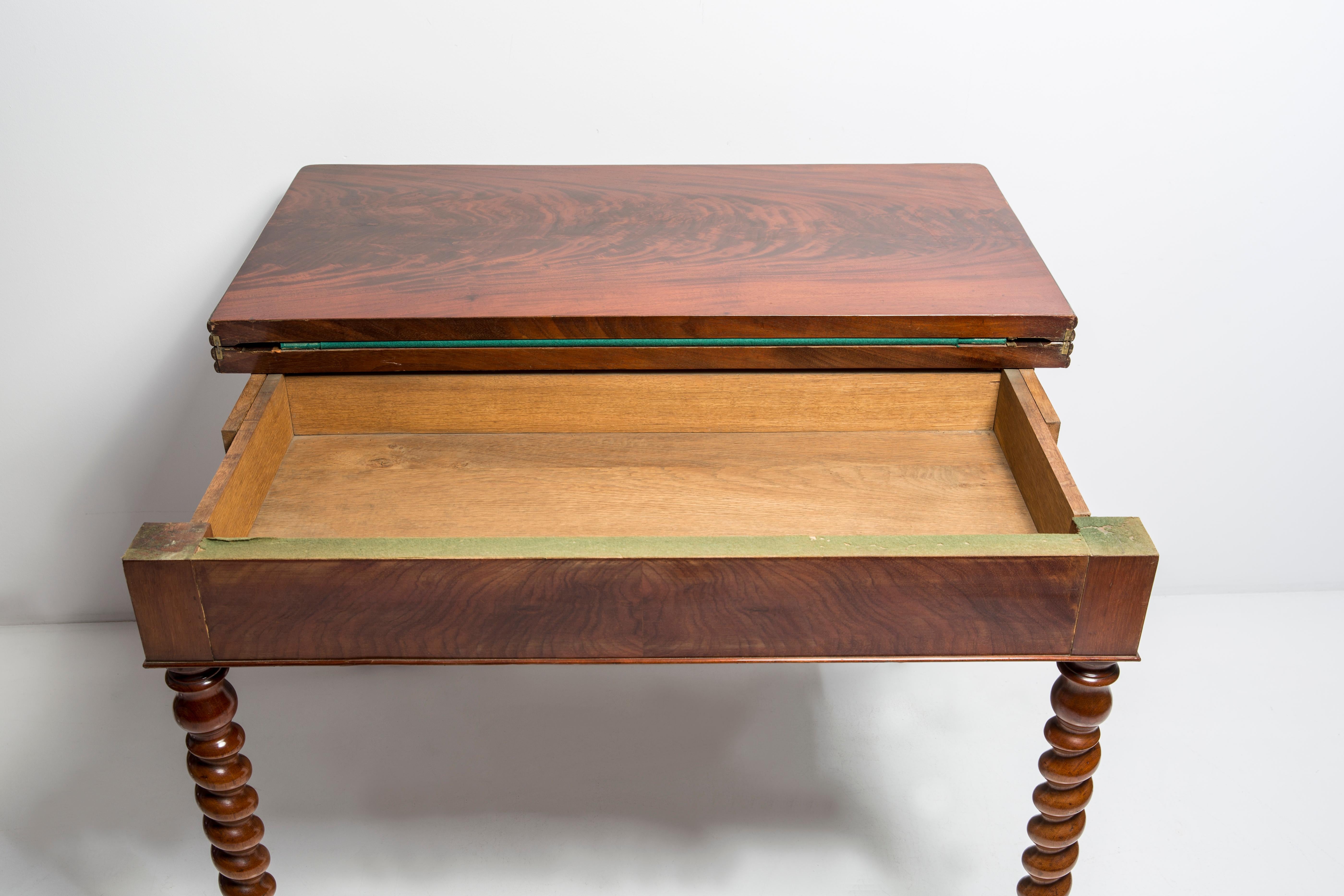 Table de jeu Art déco du milieu du siècle, vintage, bois de hêtre, Europe, années 1960 en vente 1
