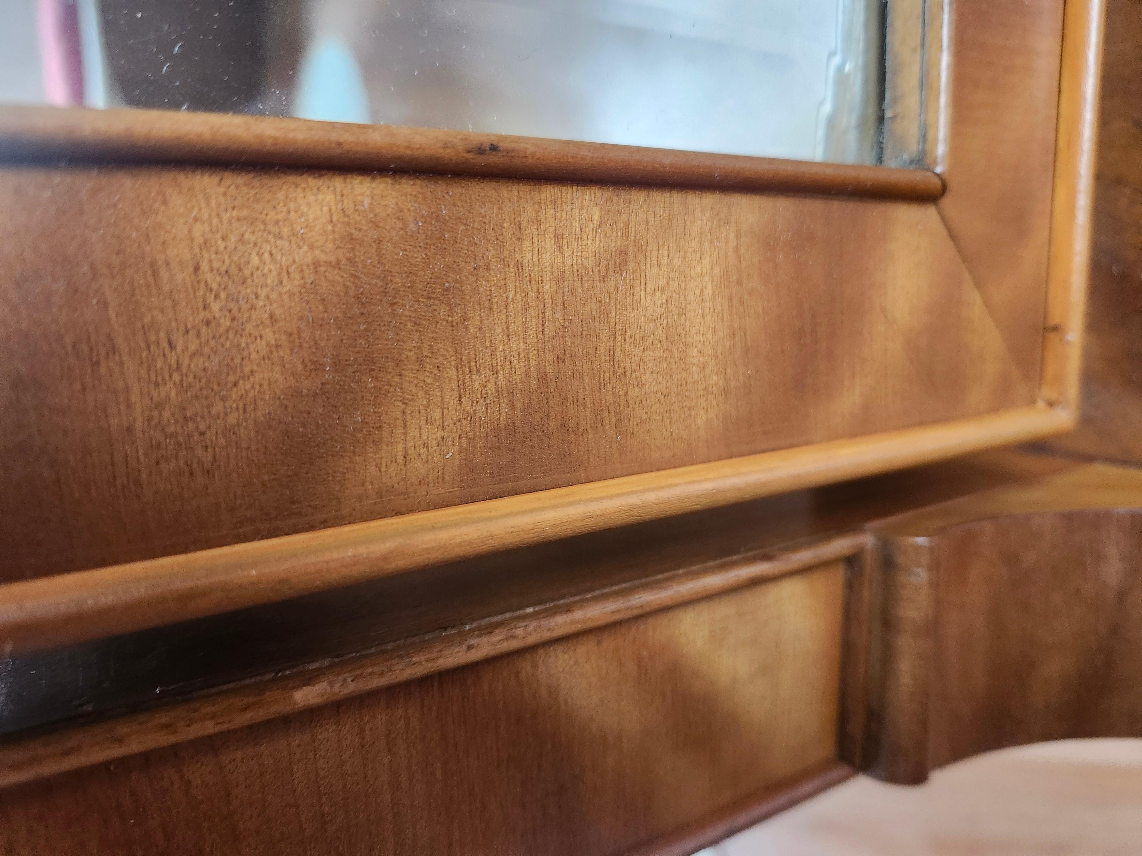 Specchio ovale in acero dorato di metà secolo Deco Mirror con vetro smussato C1940 in vendita 1