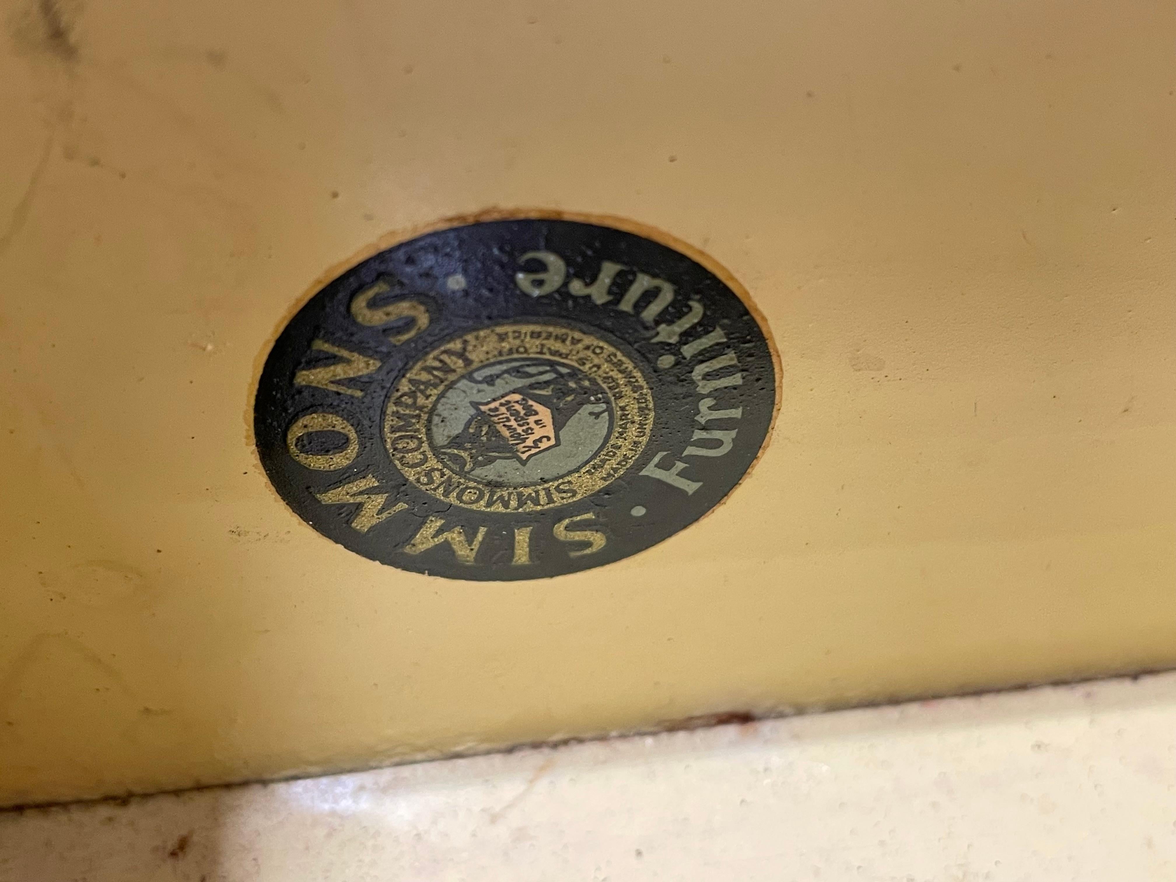 Scrivania/console in metallo di Simmons Furniture Co., 1950 ca. in vendita 5