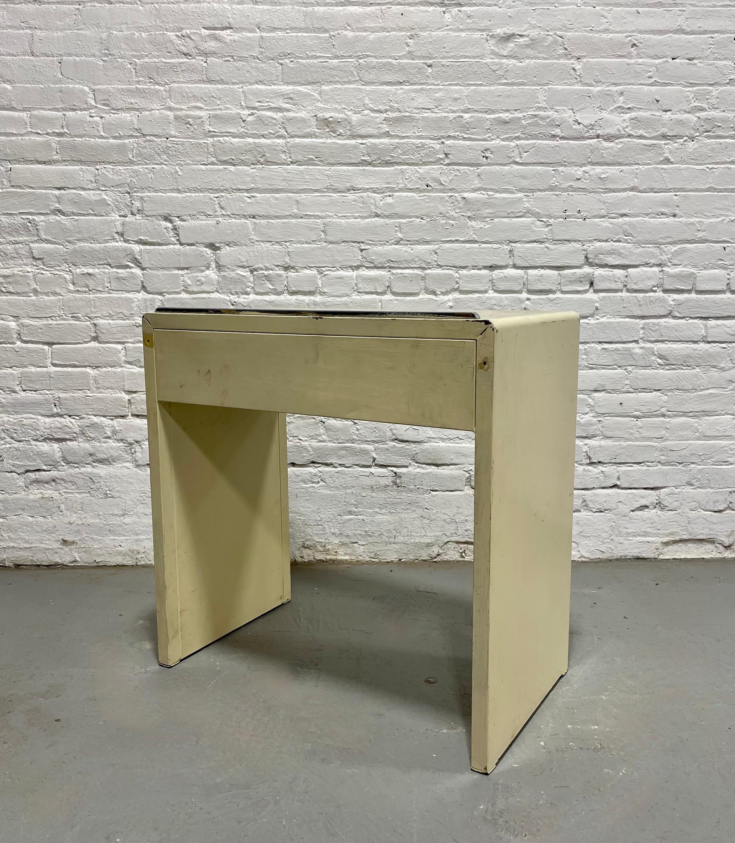 Scrivania/console in metallo di Simmons Furniture Co., 1950 ca. in vendita 9