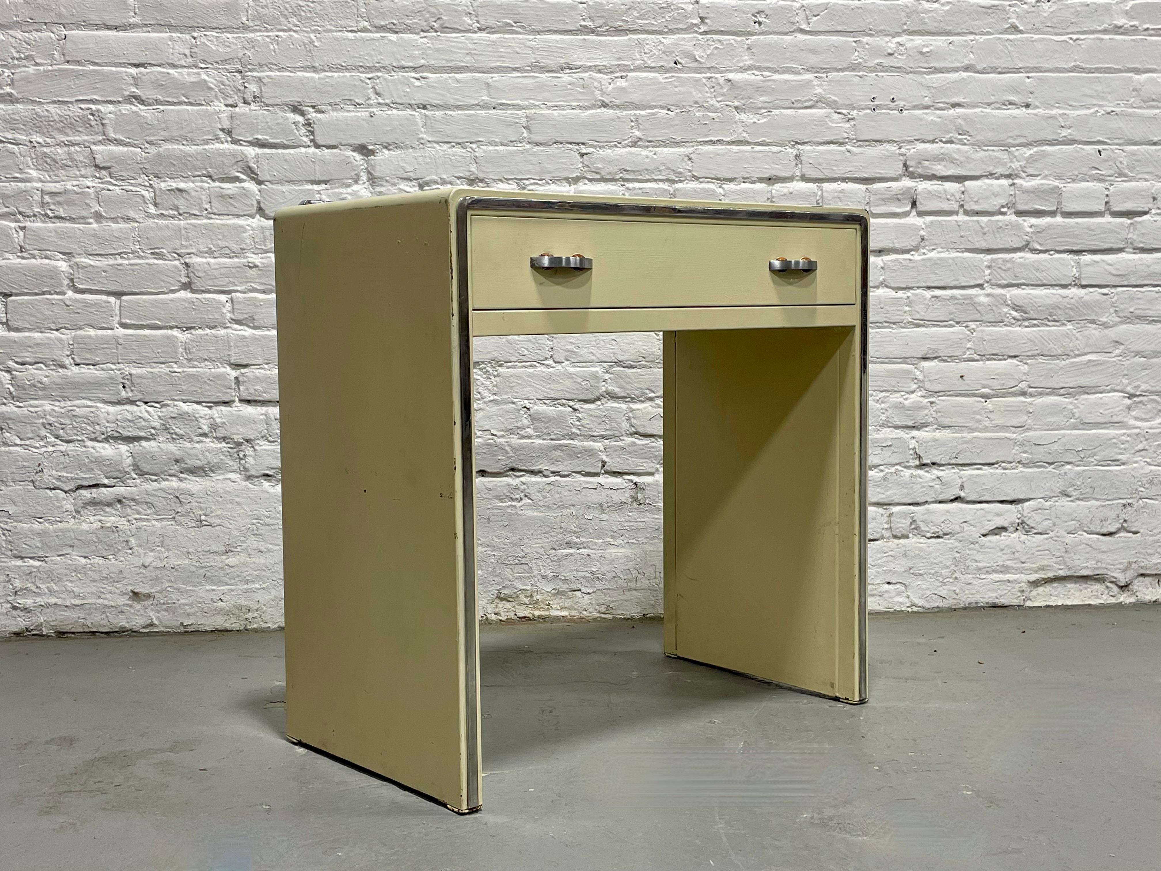 Art Déco Scrivania/console in metallo di Simmons Furniture Co., 1950 ca. in vendita