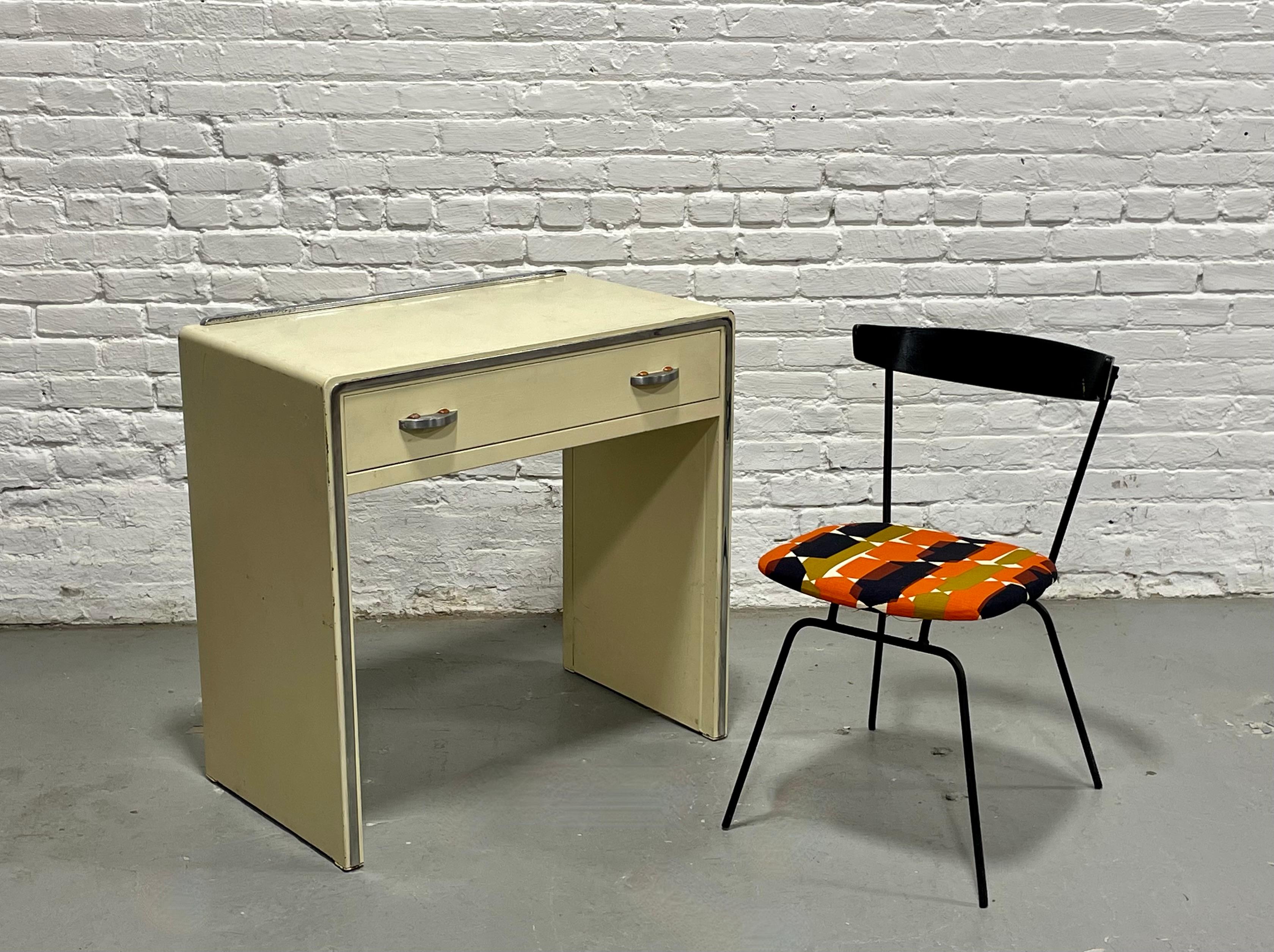 Metà XX secolo Scrivania/console in metallo di Simmons Furniture Co., 1950 ca. in vendita