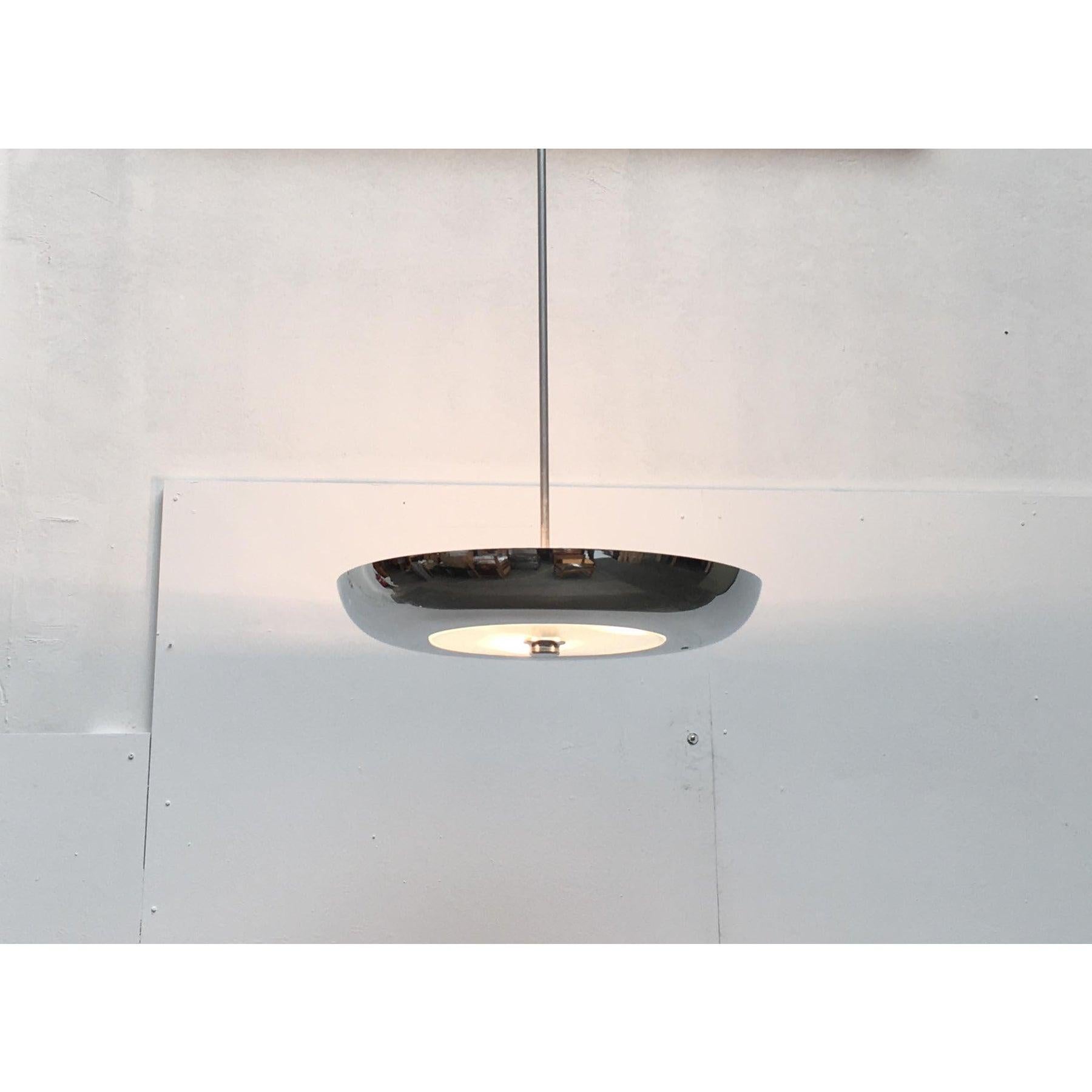 Lampada a sospensione in vetro in stile Art Deco di metà secolo In condizioni buone in vendita a Hamburg, DE