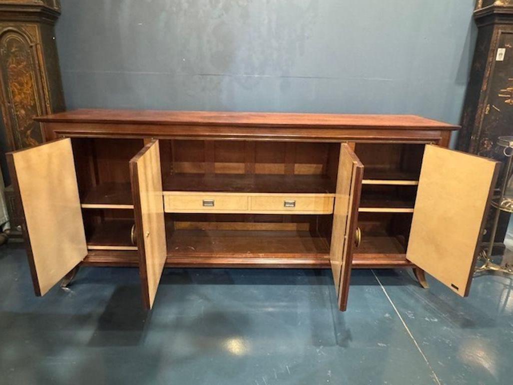 Art Déco Credenza a 4 ante in mogano in stile Art Deco della metà del secolo scorso in vendita