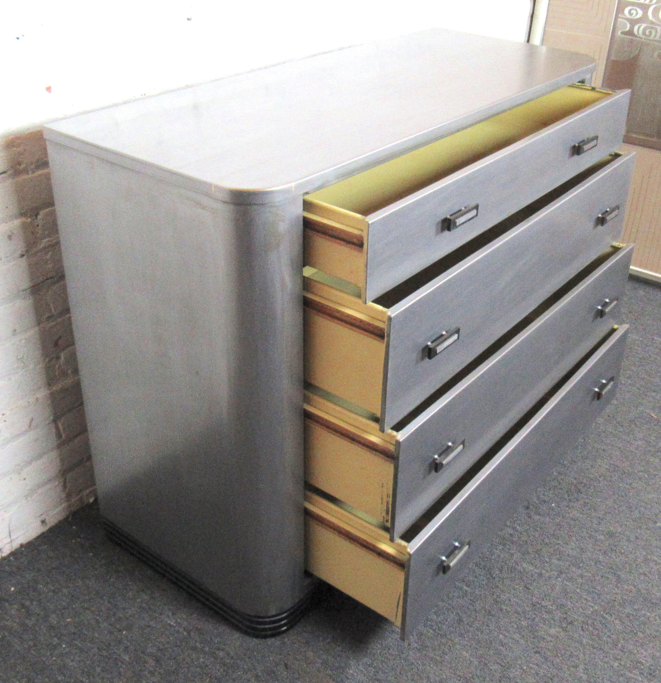 Mid-Century Art Deco Style Metal Dresser by Simmons In Good Condition In Brooklyn, NY