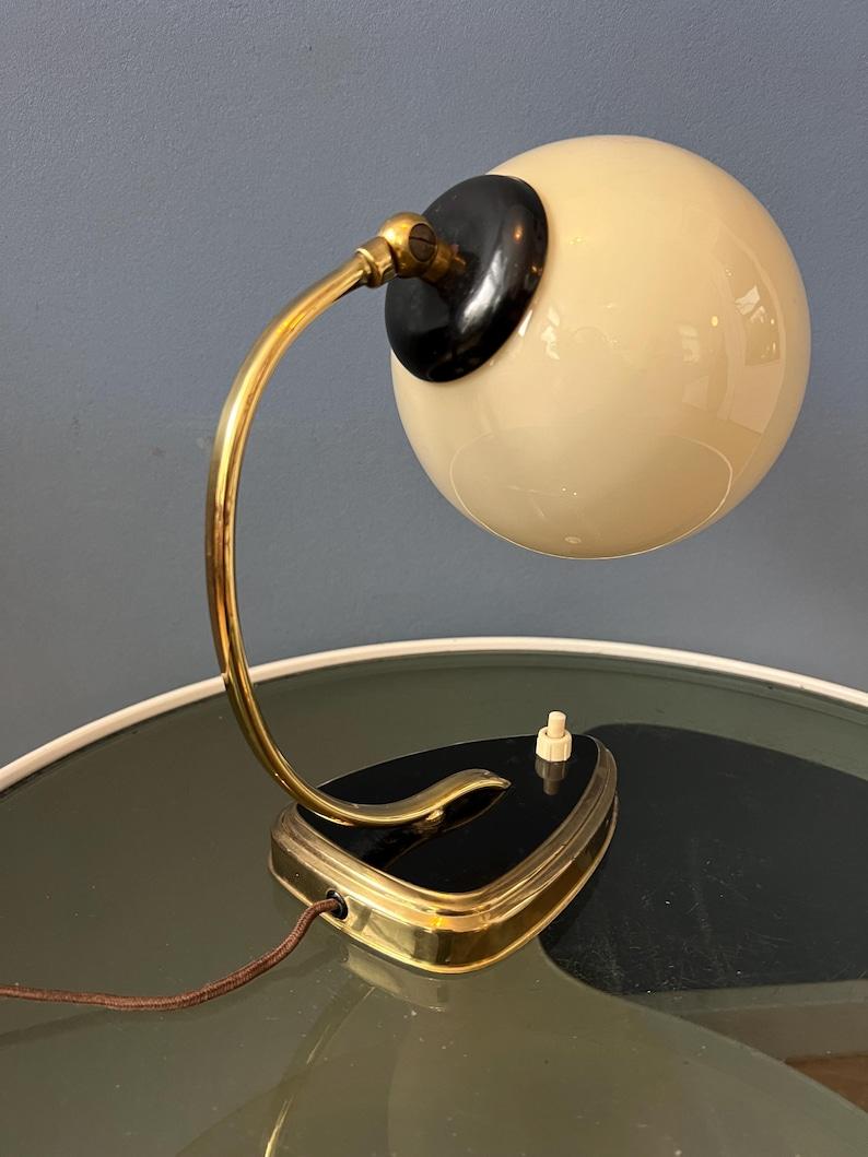 Wand- oder Schreibtischlampe aus Opalglas im Art-déco-Stil aus der Mitte des Jahrhunderts, 1970er Jahre im Zustand „Hervorragend“ im Angebot in ROTTERDAM, ZH