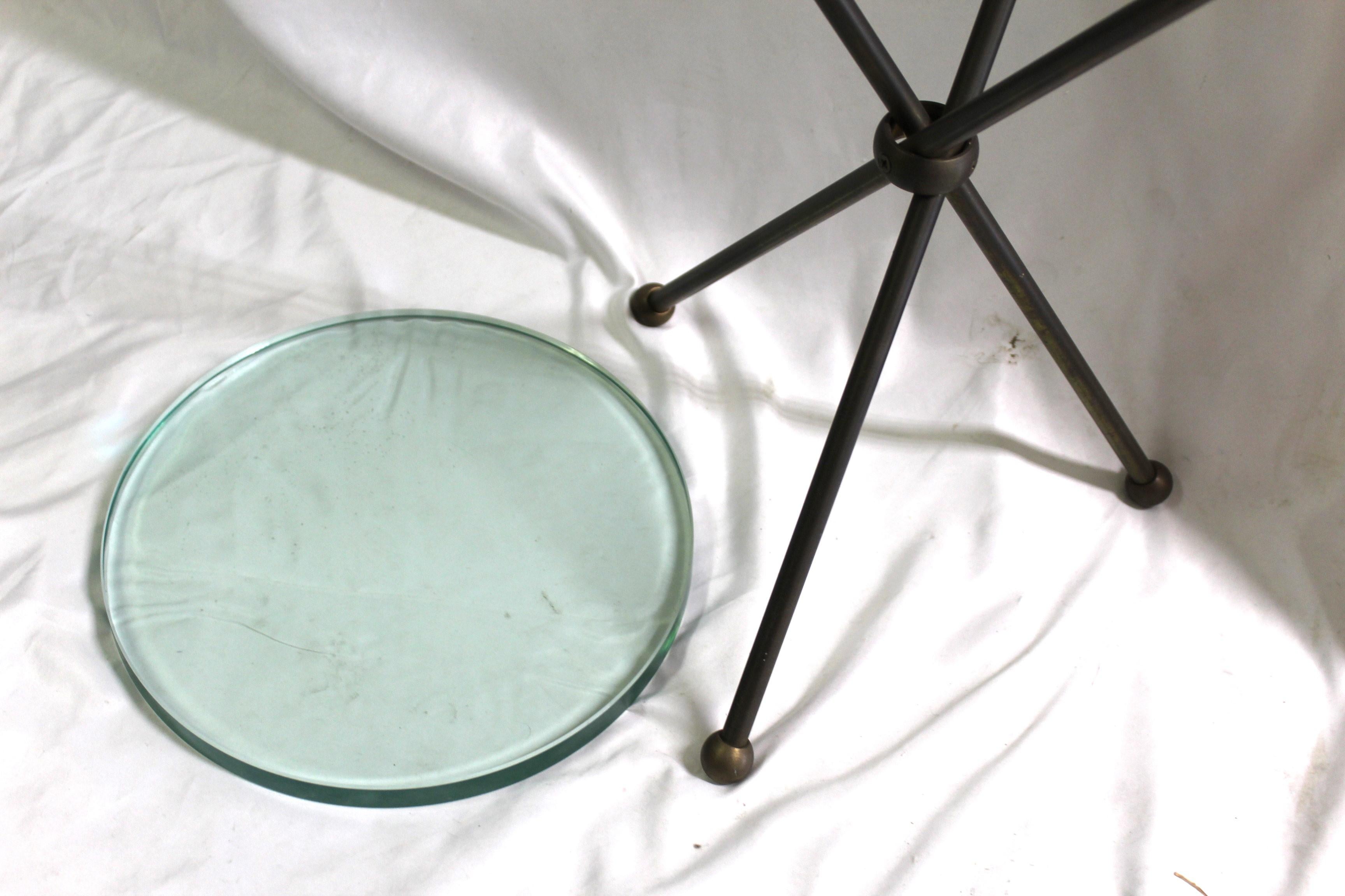 Table d'appoint style art déco/milieu de siècle . Bon état - En vente à Los Angeles, CA