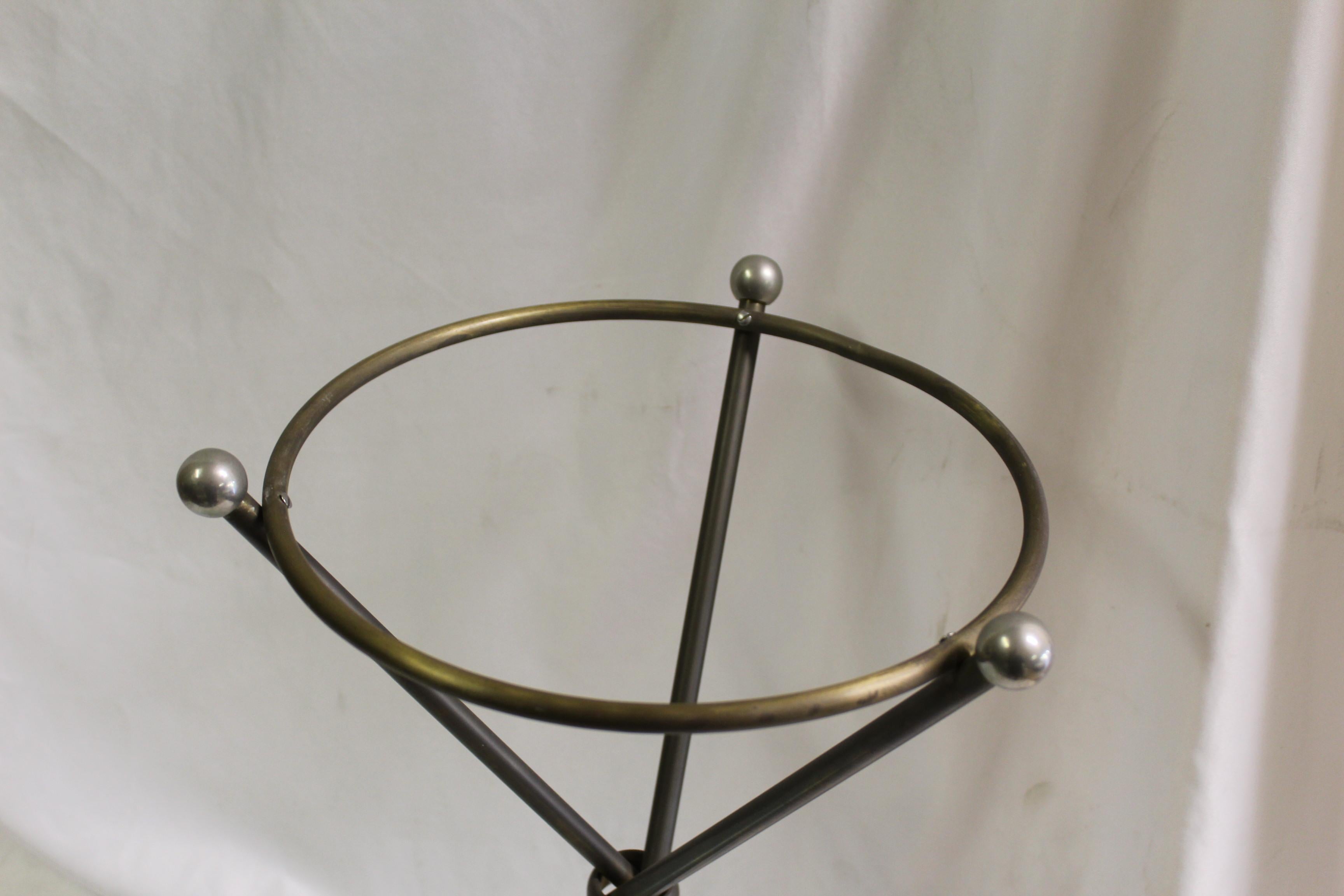 XXIe siècle et contemporain Table d'appoint style art déco/milieu de siècle . en vente