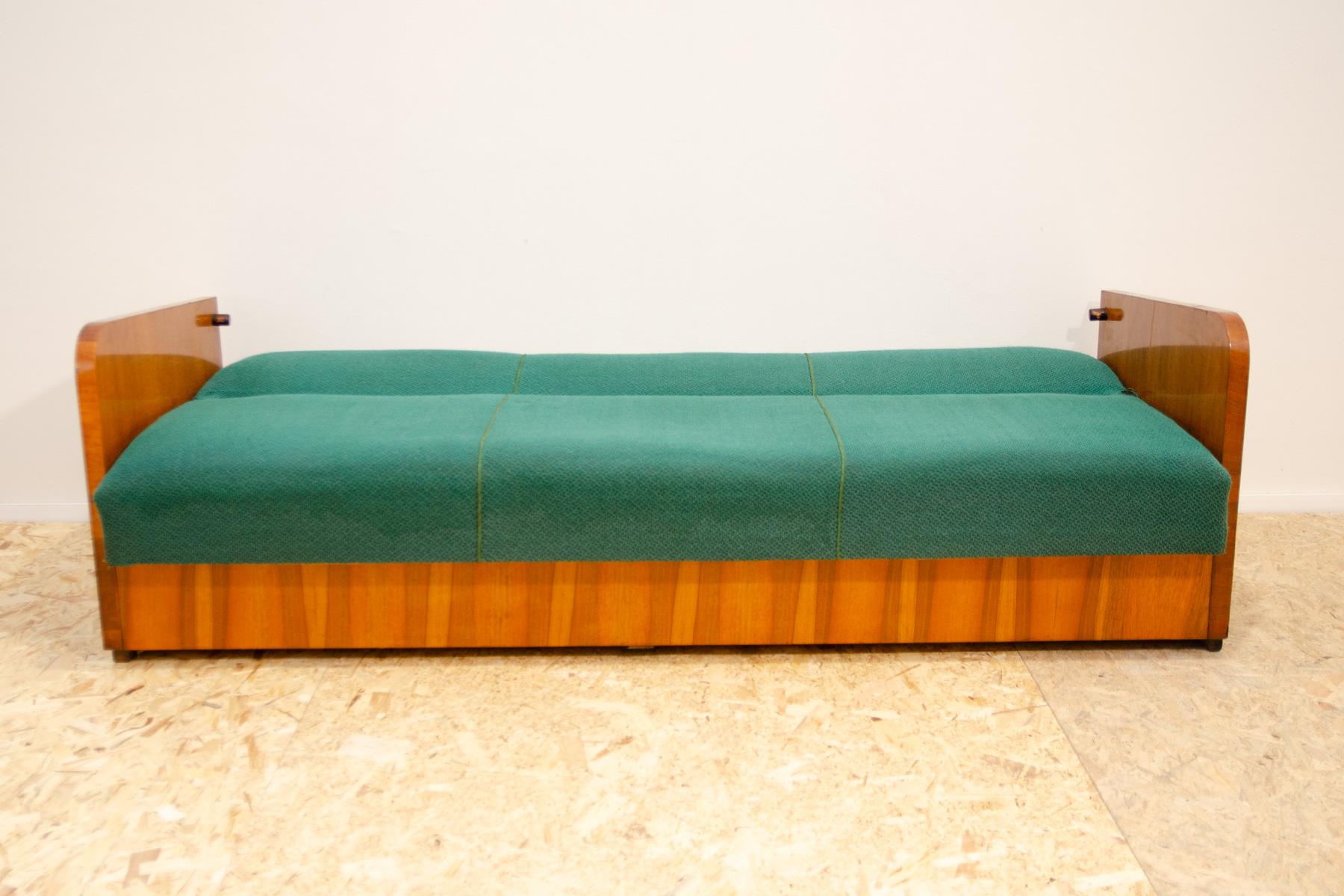 Canapé-lit de style ART DECO du milieu du siècle par UP Závody, années 1950, Tchécoslovaquie en vente 5